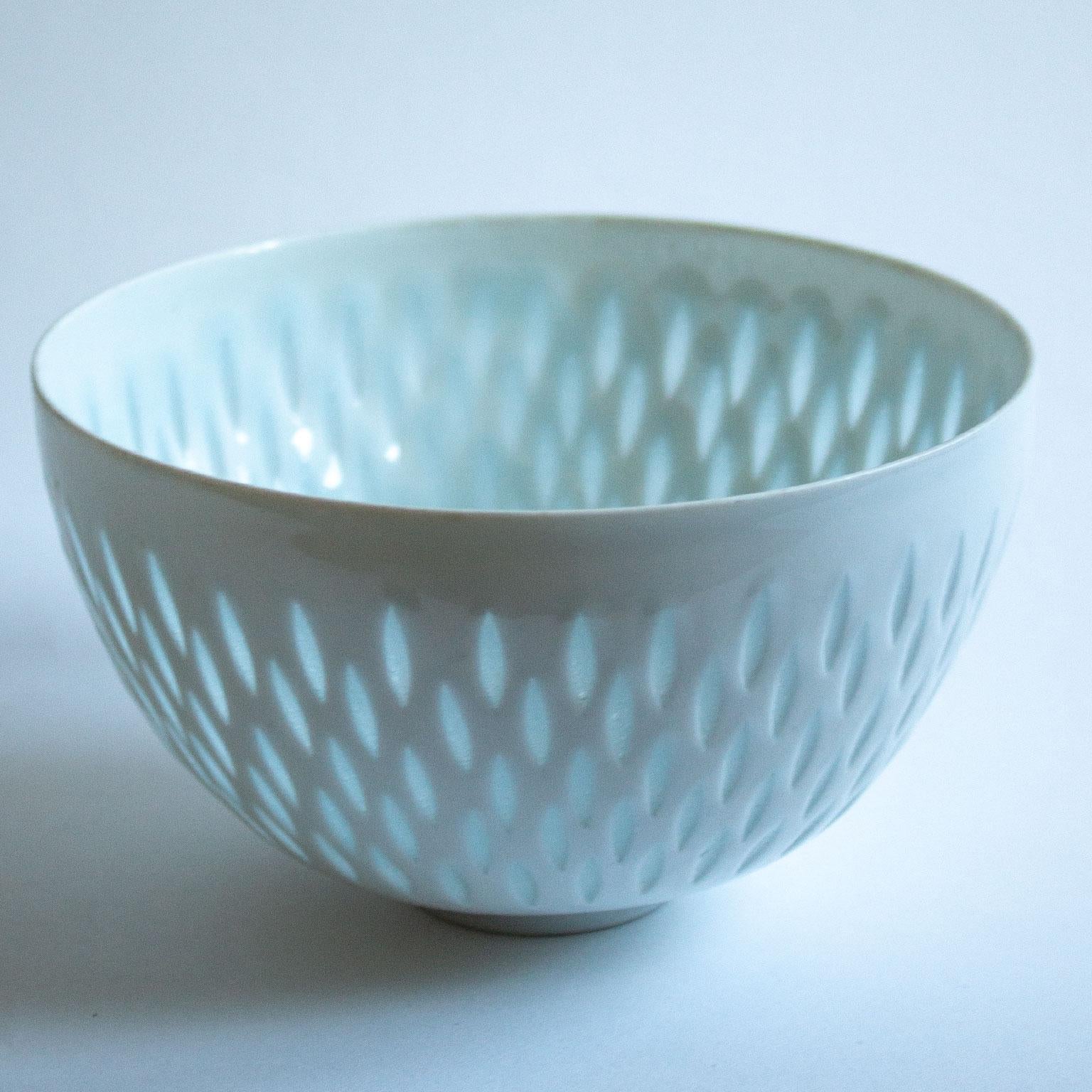 Swedish Pair of Scandinavian Modern Porcelain Bowl by Friedl Holzer-Kjellberg, Arabia For Sale