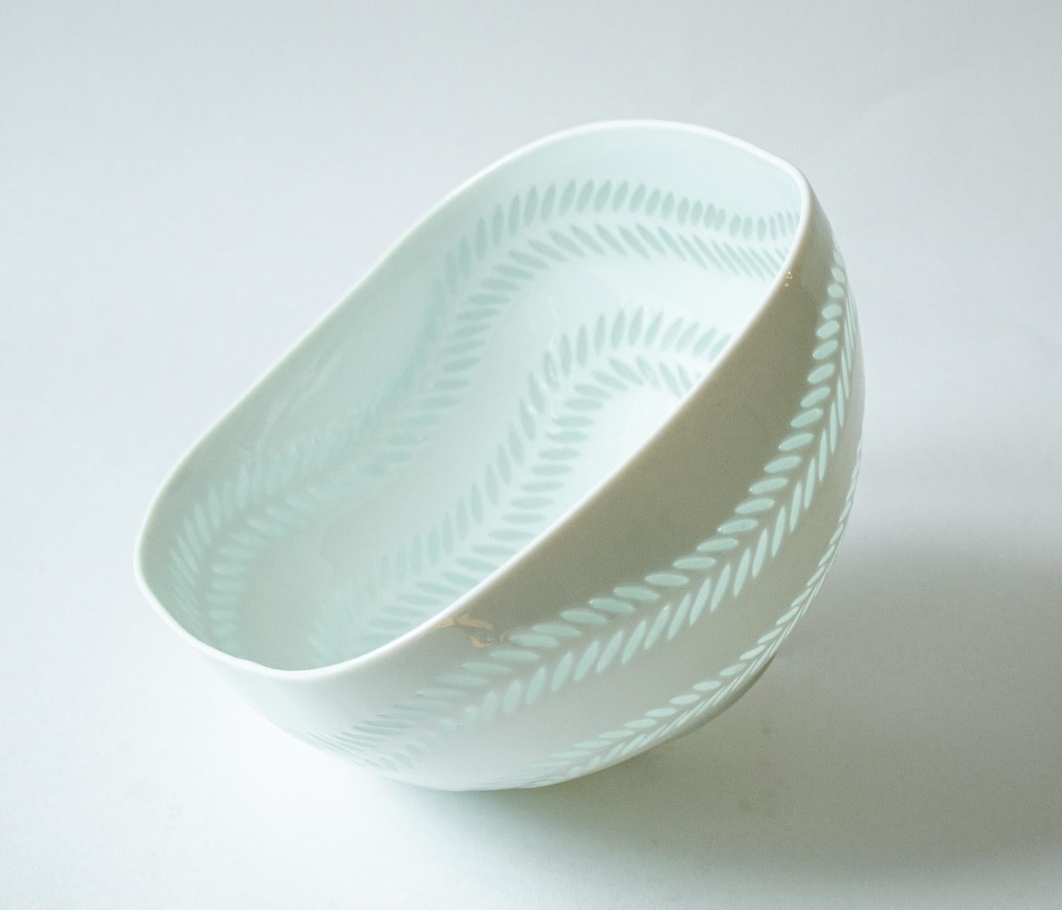 Scandinavian Modern Rice Grain Porcelain Bowl by Friedl Holzer-Kjellberg, Arabia In Excellent Condition In Stockholm, SE