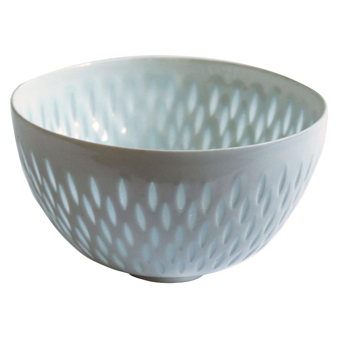 Two Scandinavian Modern rice grain porcelain bowl by Friedl Holzer-Kjellberg for Arabia in Finland.
A delicate 