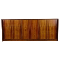 Skandinavische moderne Schlafzimmerkommode aus Rosenholz mit Mittelschrank