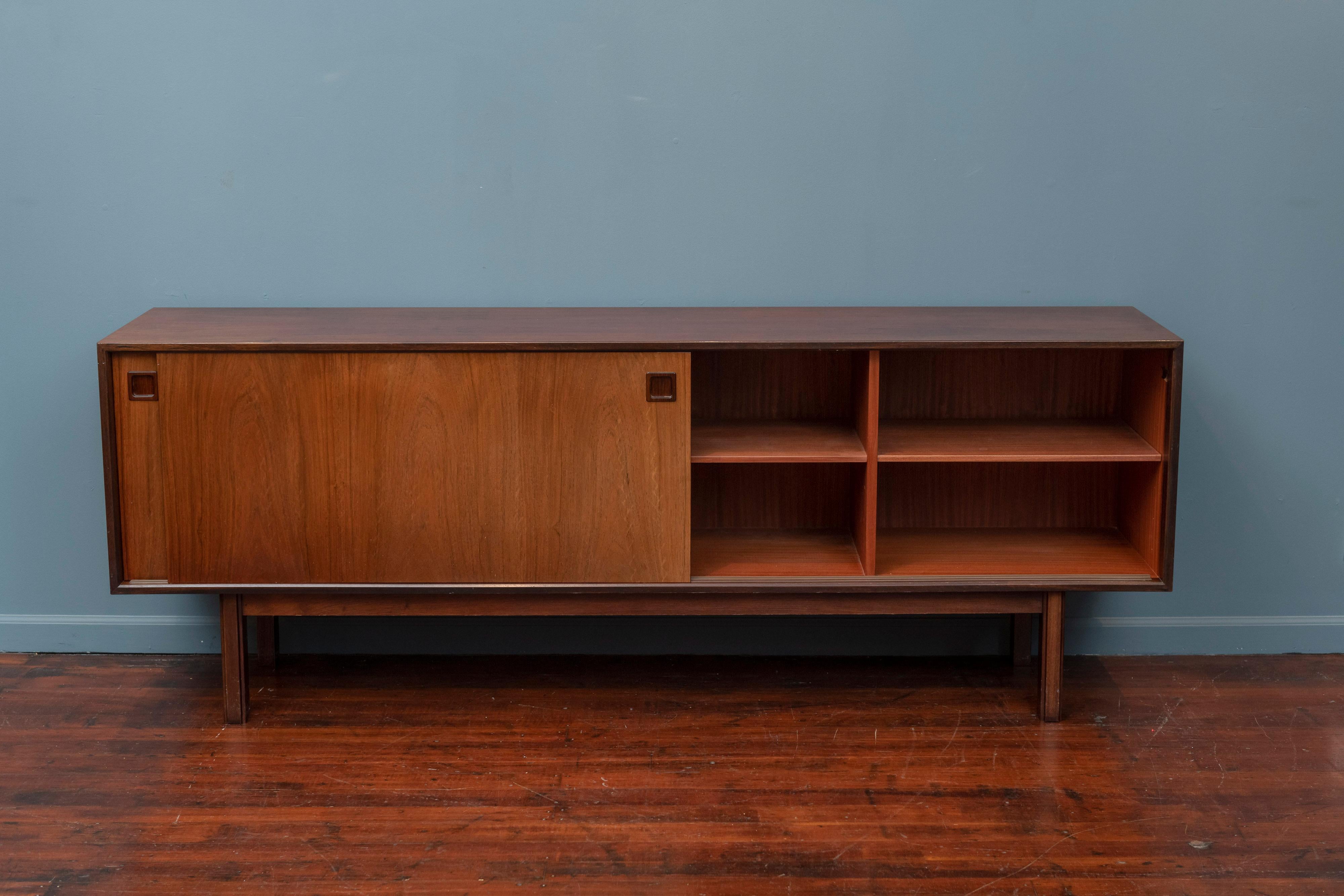 Mid-20th Century Scandinavian Modern Rosewood Credenza by Gunni Omann, Model 21