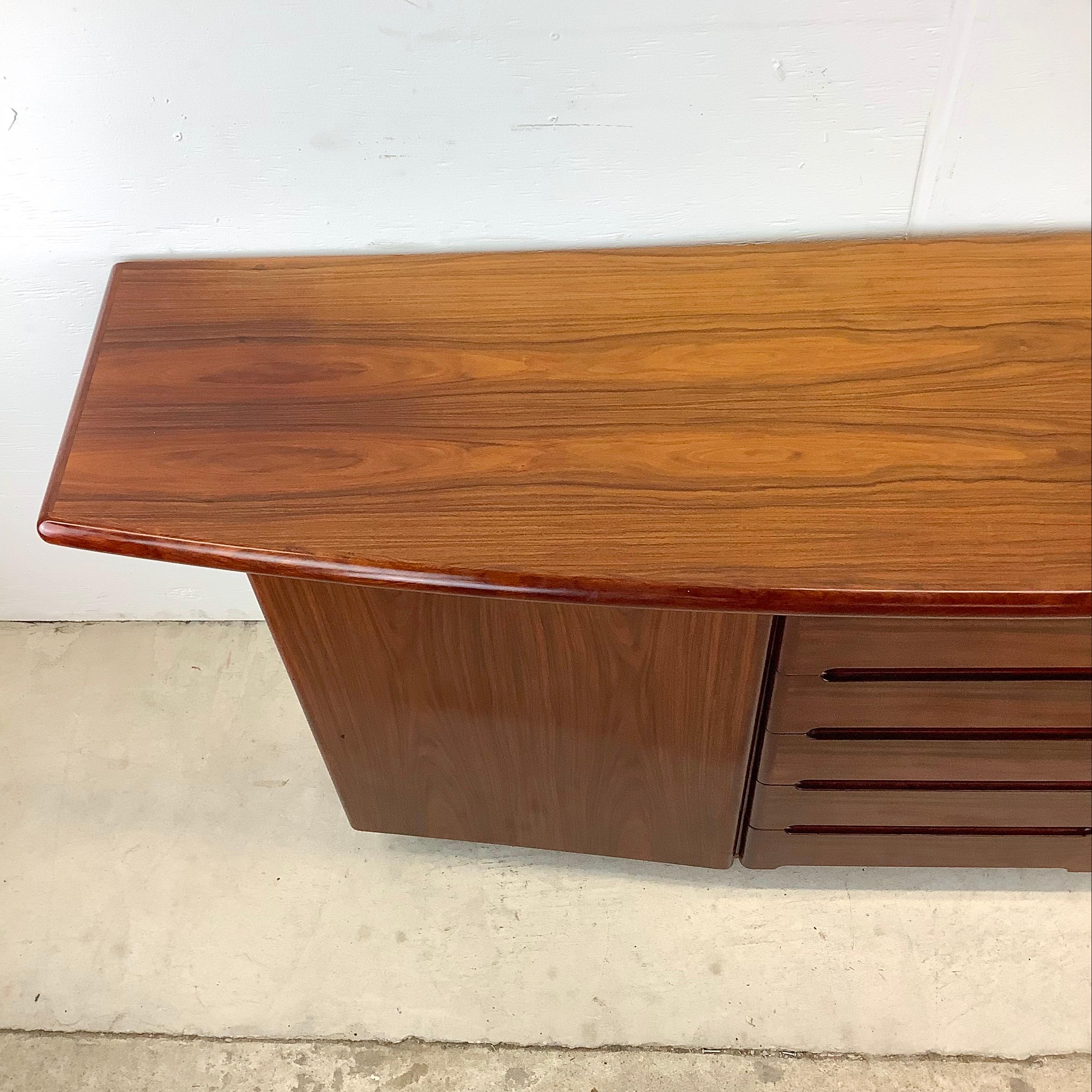 Scandinavian Modern Rosewood Credenza by Skovby In Distressed Condition For Sale In Trenton, NJ