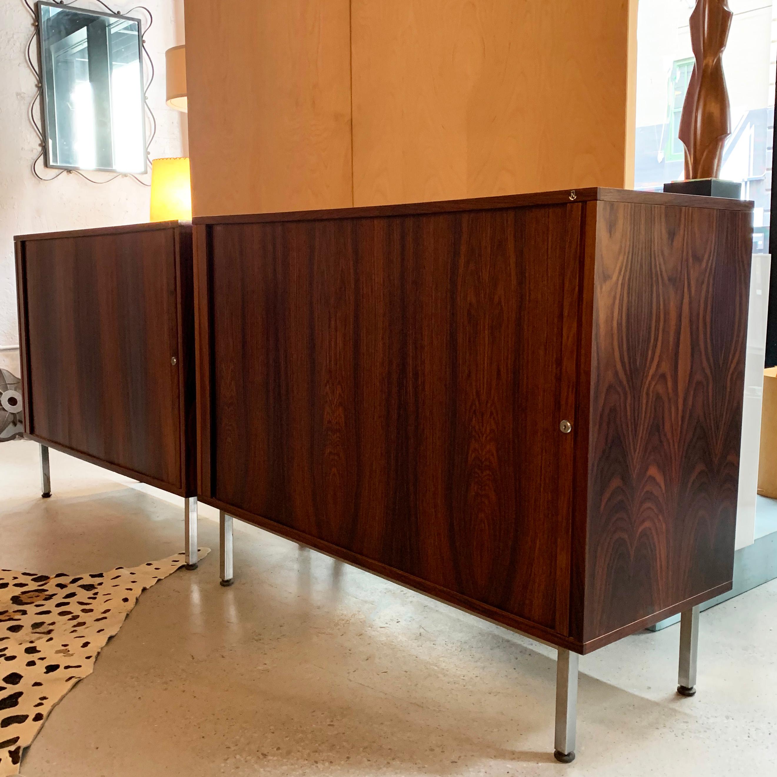 Scandinavo moderno Credenza moderna scandinava in palissandro di Marius Byrialsen per Nipu in vendita