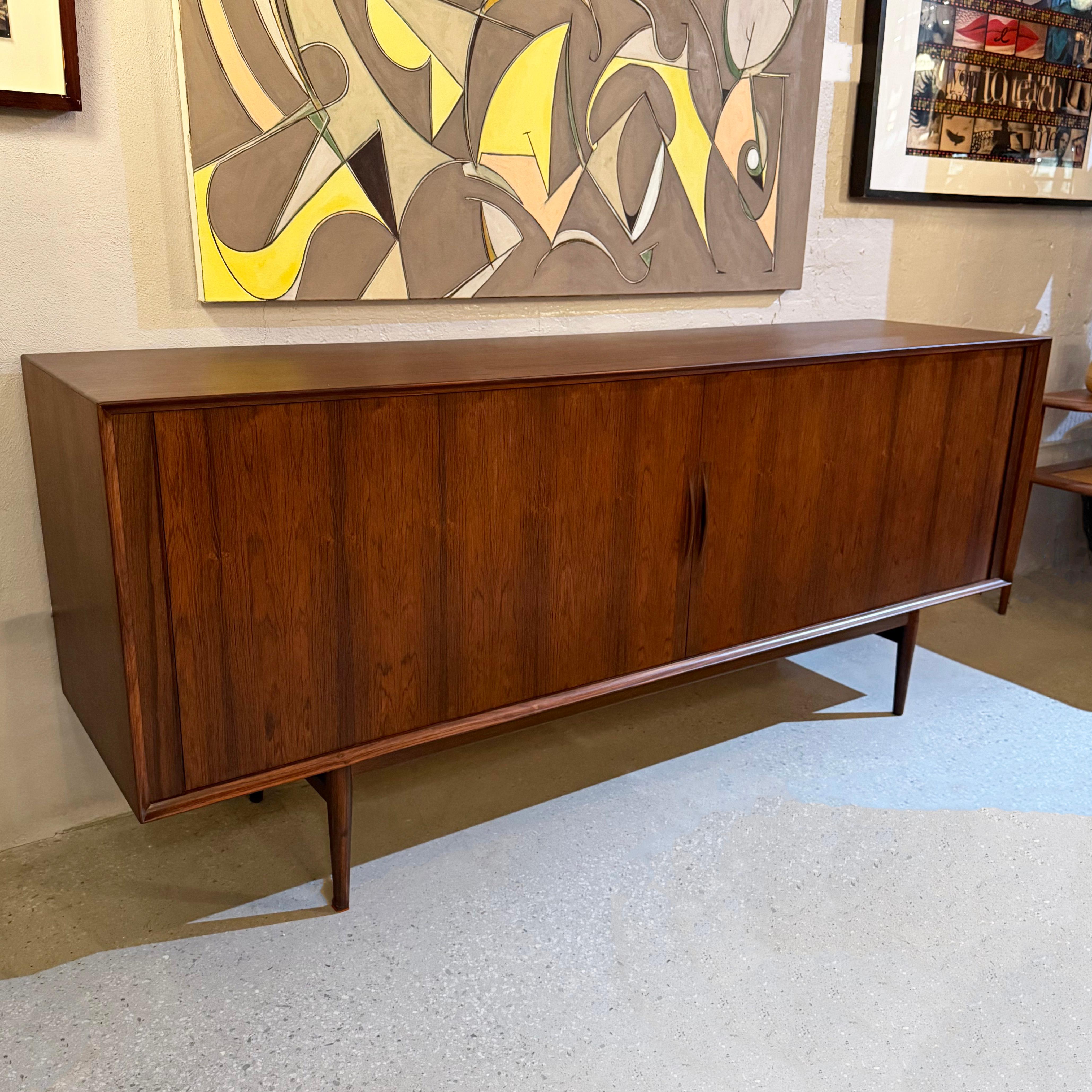 Scandinavian Modern Rosewood Credenza Sideboard By Arne Vodder For Sibast In Good Condition In Brooklyn, NY