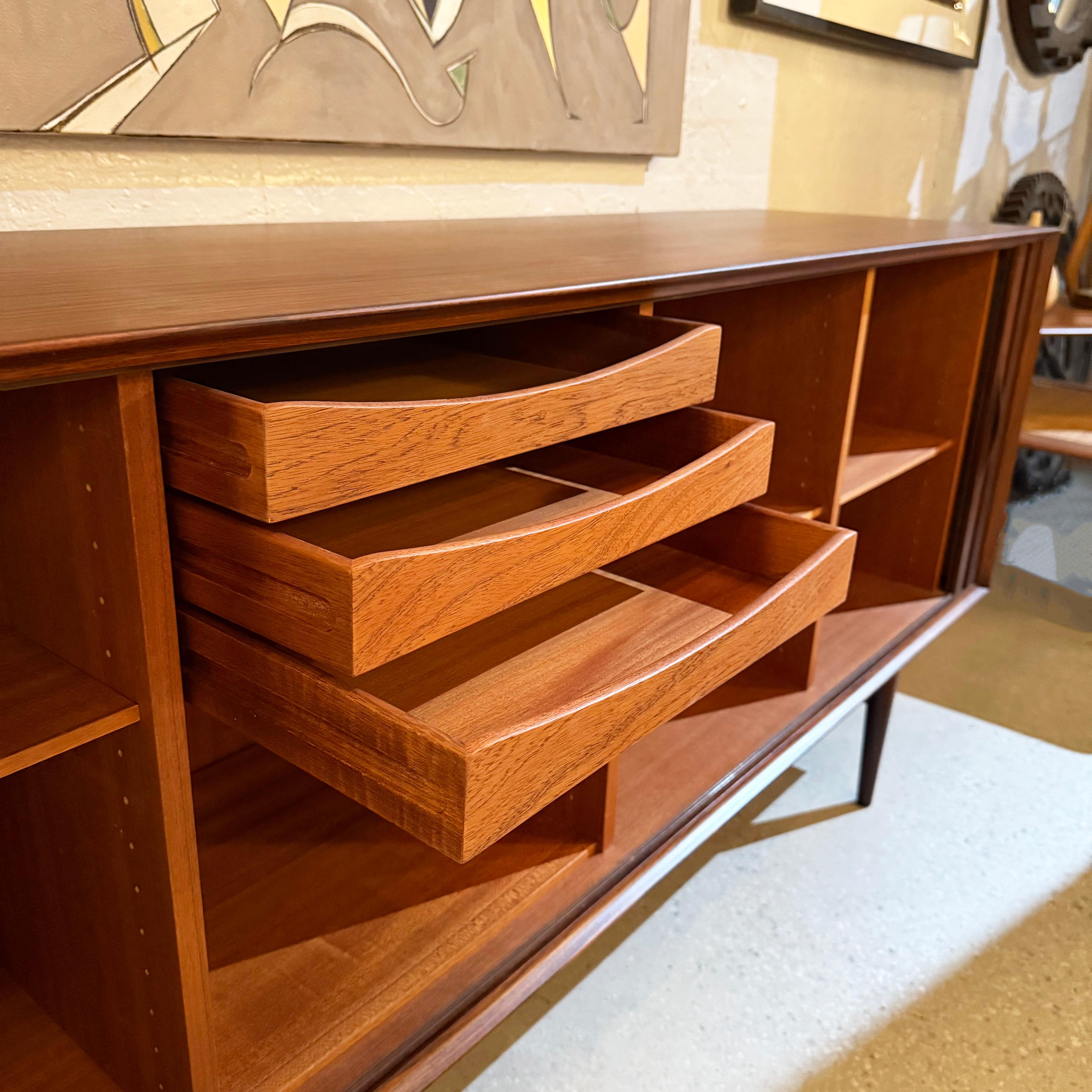 Scandinavian Modern Rosewood Credenza Sideboard By Arne Vodder For Sibast 2