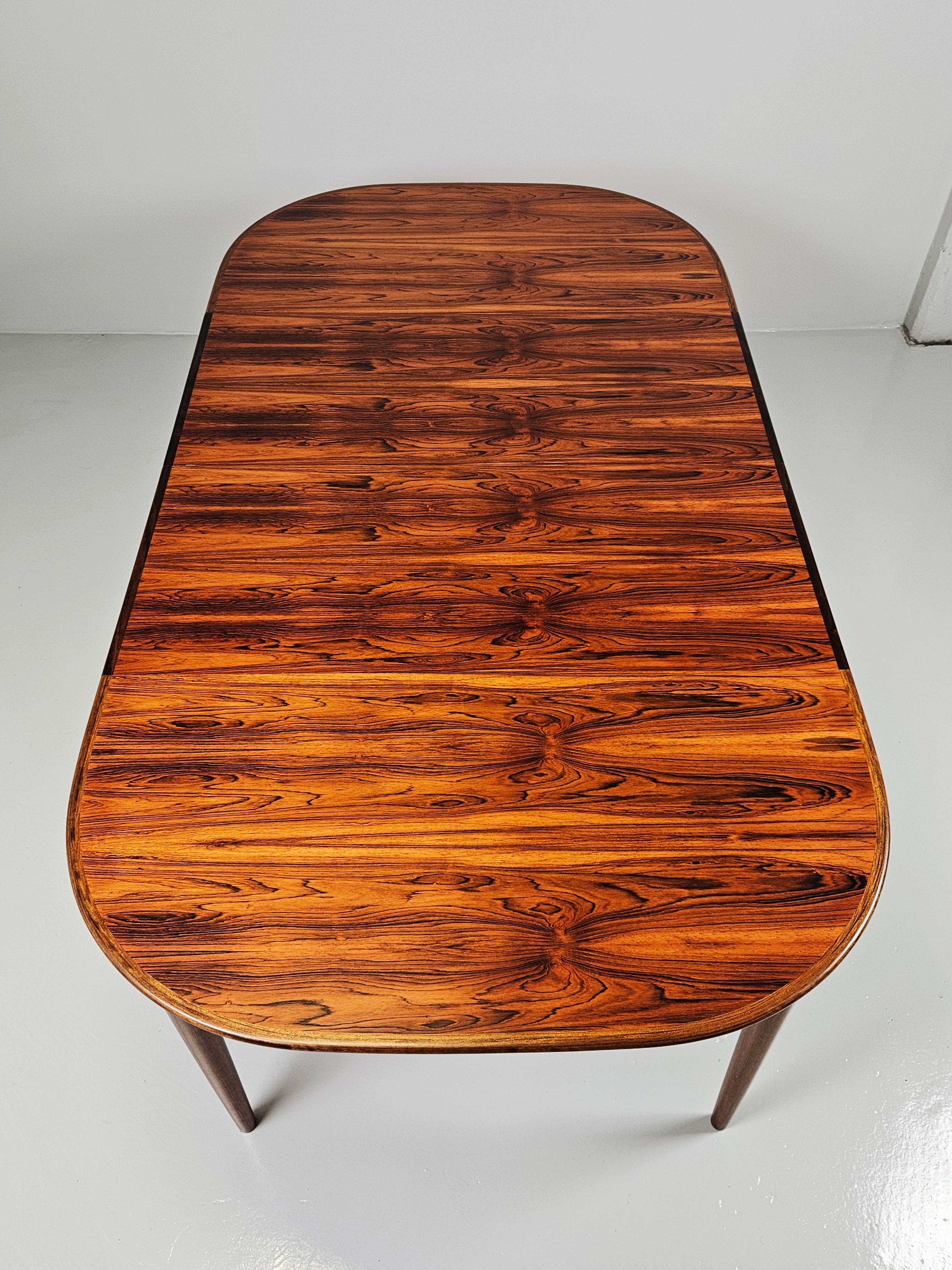 Scandinavian modern rosewood dining table, 1960s, Denmark For Sale 1