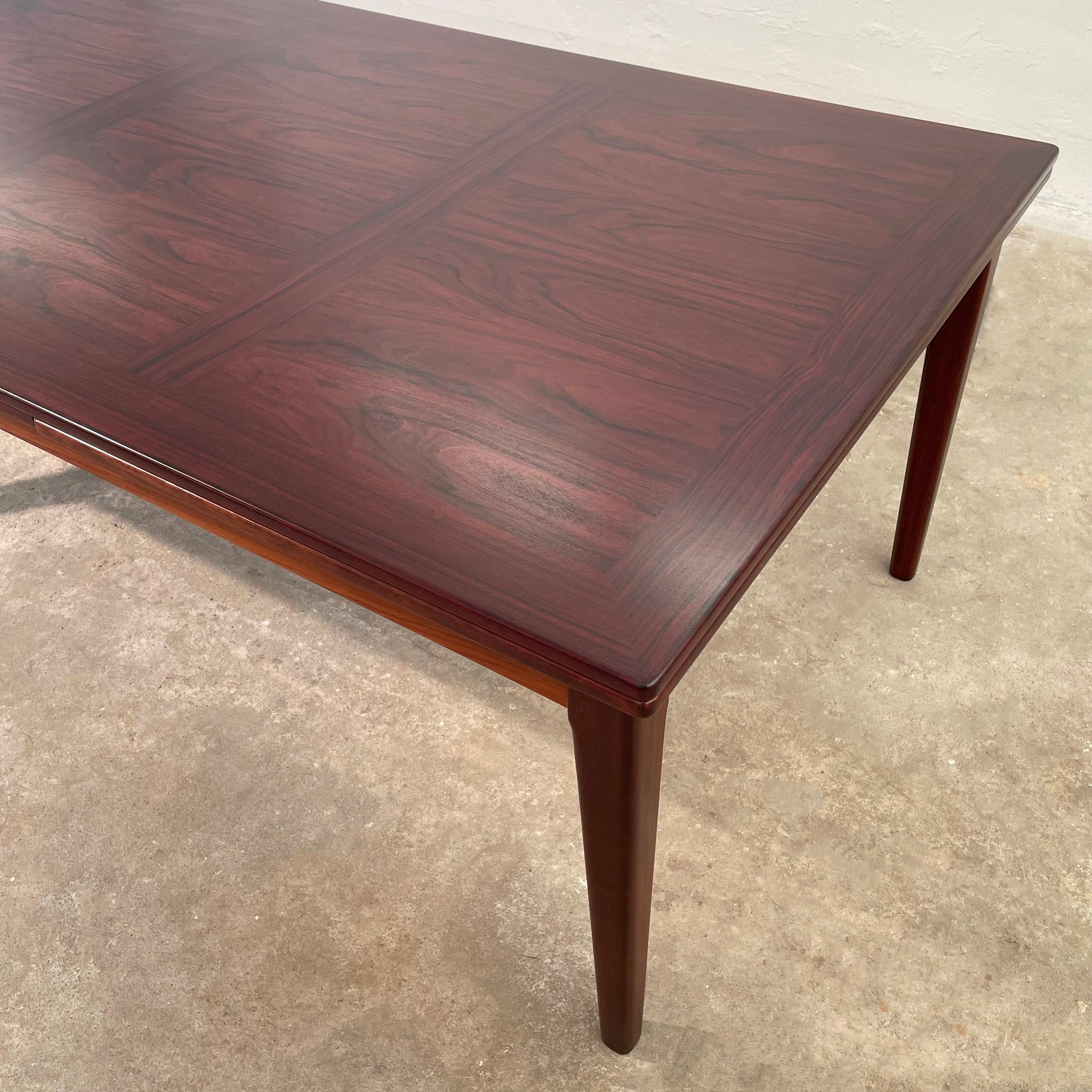 Scandinavian Modern Rosewood Extension Dining Table By Scovby Mobelfabrik For Sale 3