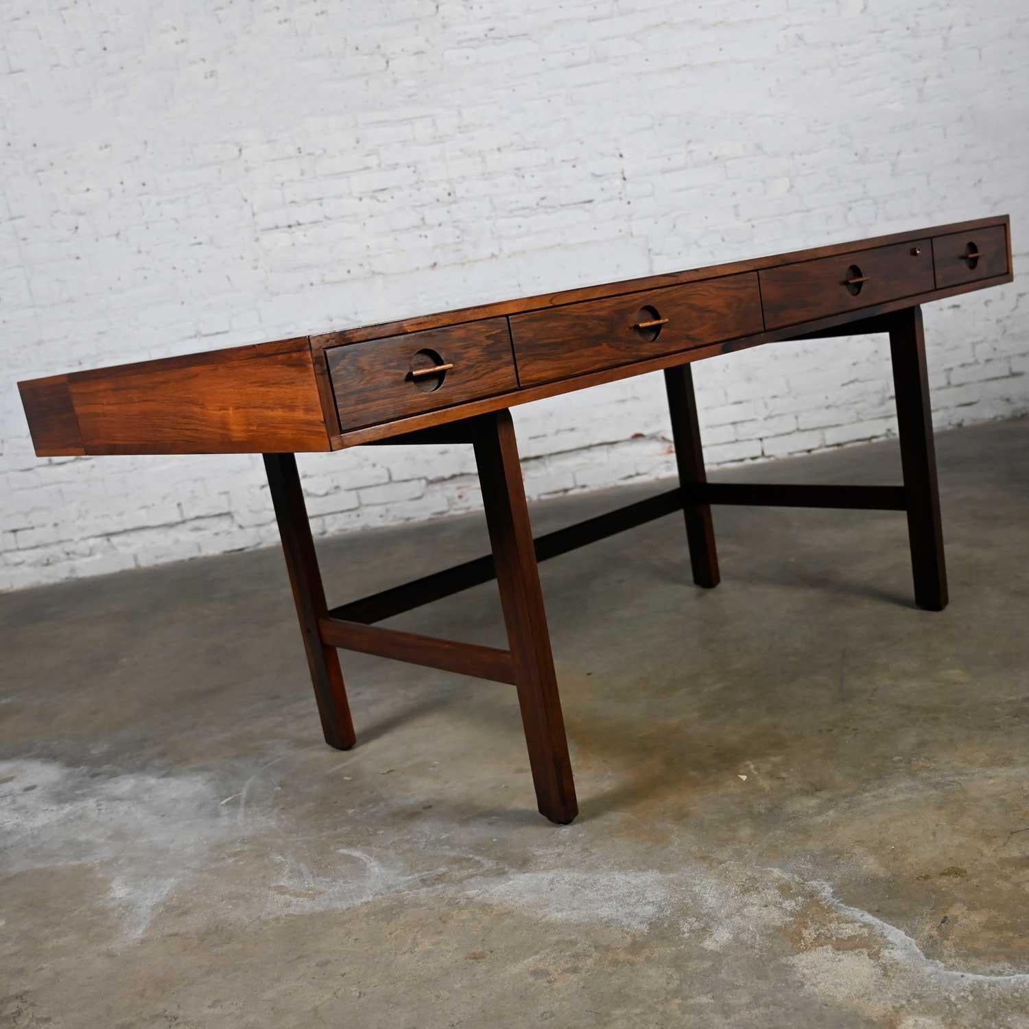 Scandinavian Modern Rosewood Flip Top Exec, Partners Desk by Peter Lovig Nielsen In Good Condition In Topeka, KS