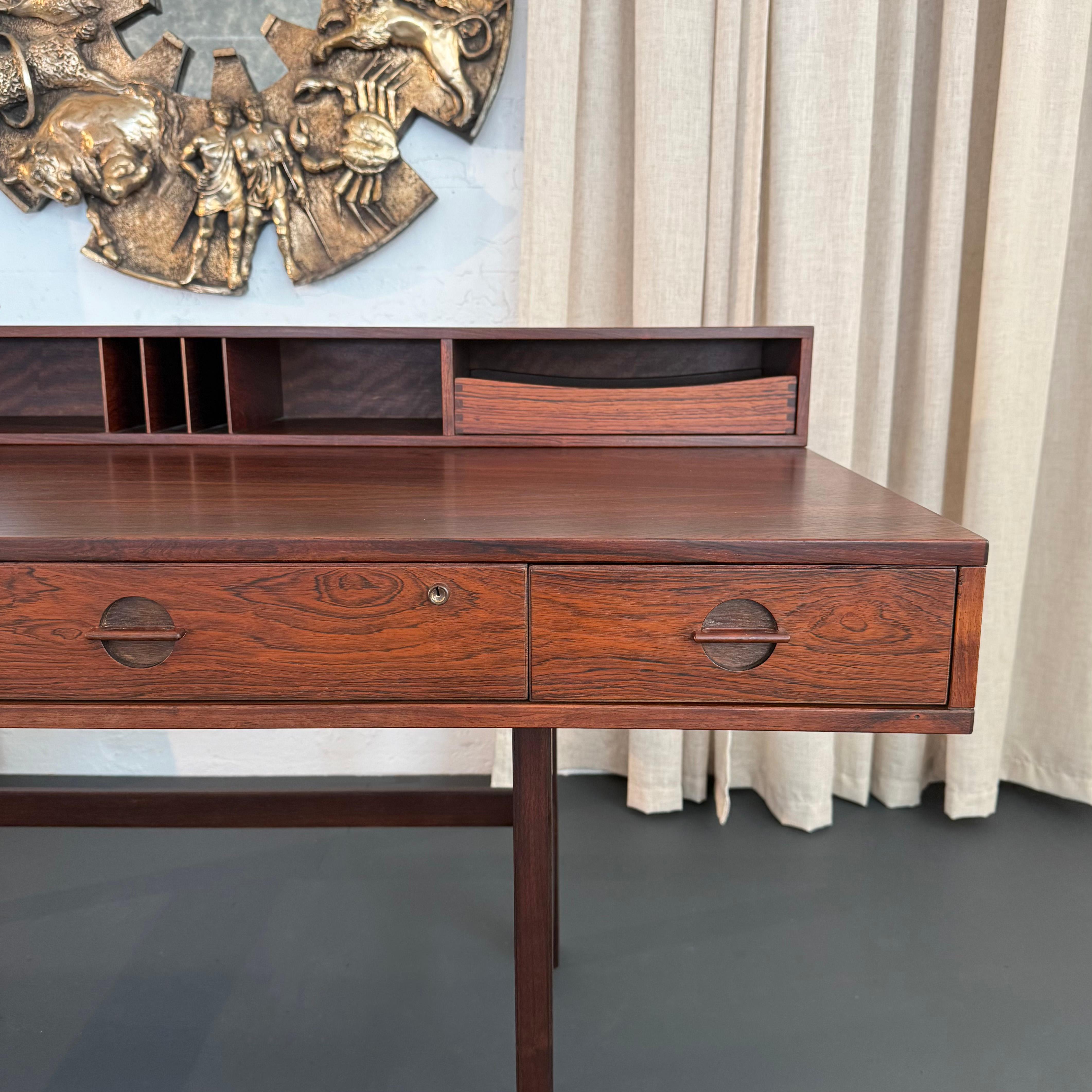 Scandinavian Modern Rosewood Flip-Top Partners Desk By Peter Løvig Nielsen In Good Condition For Sale In Brooklyn, NY