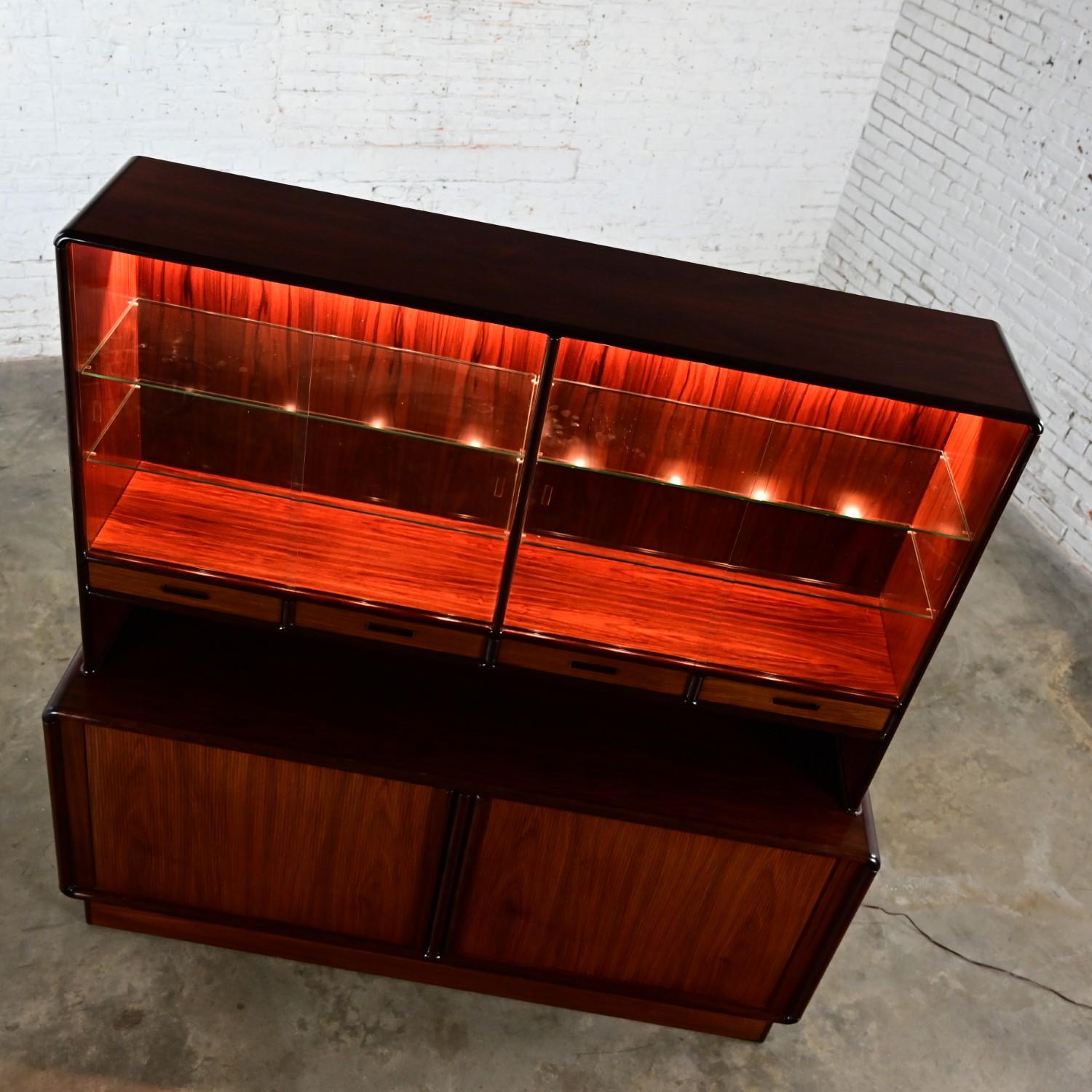 Scandinavian Modern Rosewood Lighted China Hutch Sideboard by Kibaek Mobelfabrik 6