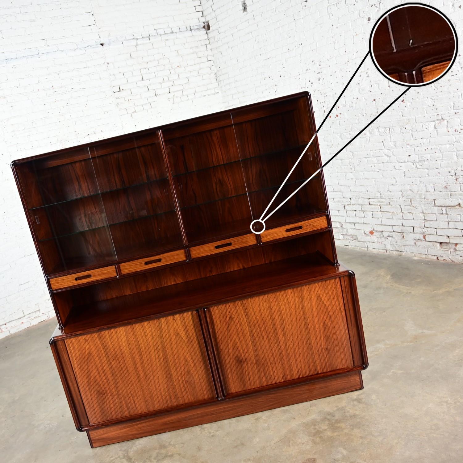 Scandinavian Modern Rosewood Lighted China Hutch Sideboard by Kibaek Mobelfabrik 11