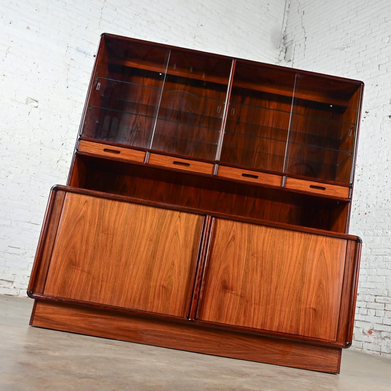 Scandinavian Modern Rosewood Lighted China Hutch Sideboard by Kibaek Mobelfabrik 3