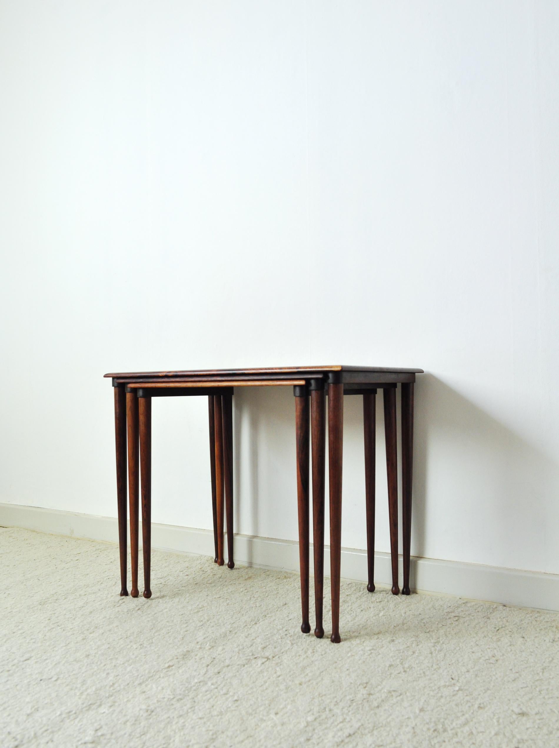 Danish Scandinavian Modern Rosewood Nesting Tables with Drumstick Legs For Sale