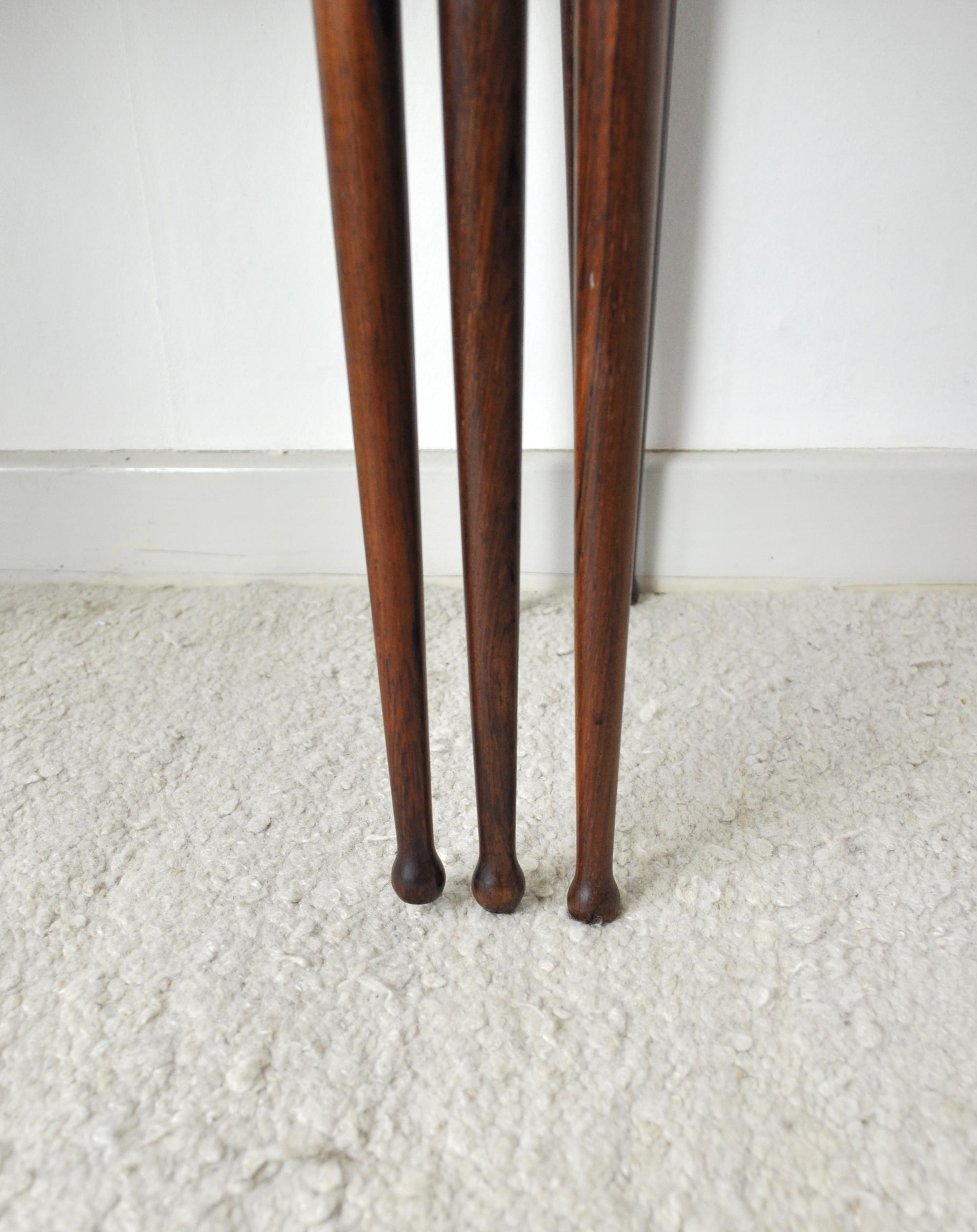 Scandinavian Modern Rosewood Nesting Tables with Drumstick Legs For Sale 1