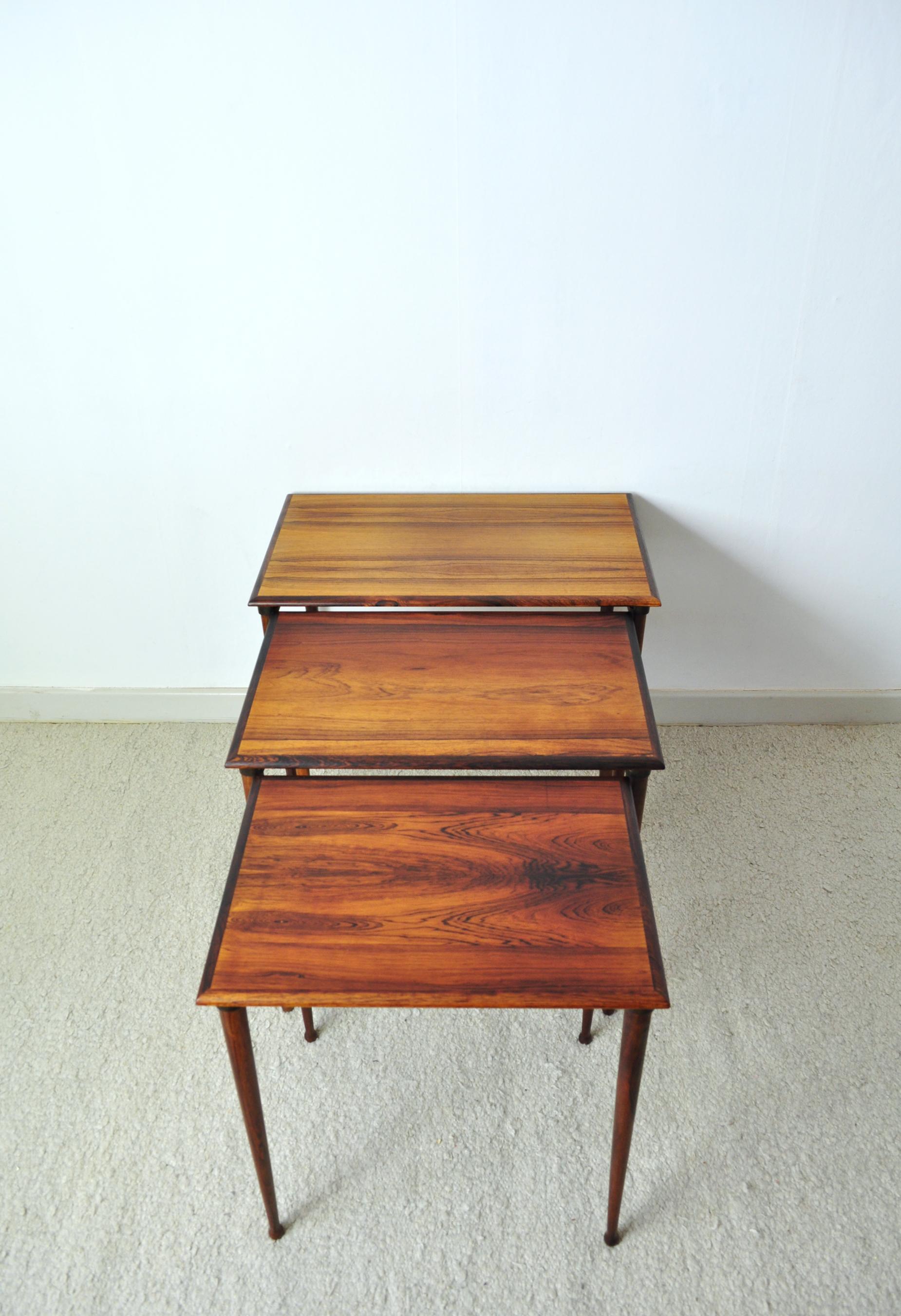 Scandinavian Modern Rosewood Nesting Tables with Drumstick Legs For Sale 2