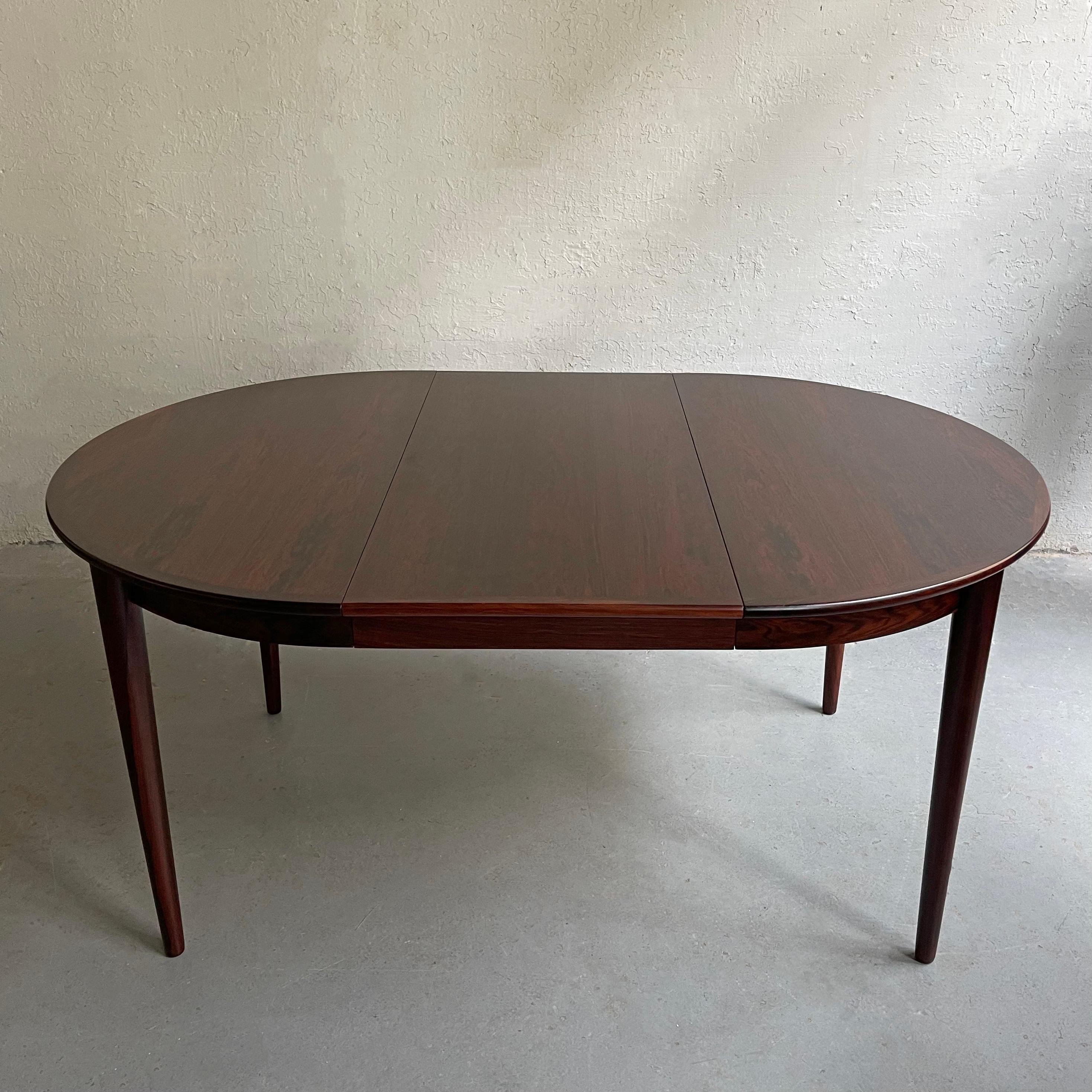 Scandinavian Modern Rosewood Round Extension Dining Set by Niels Koefoed In Good Condition For Sale In Brooklyn, NY