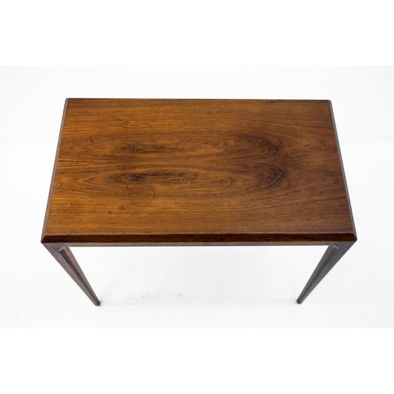 An elegant, rosewood coffee table from Denmark, from circa 1960s.
Designed by famous Johannes Andersen, one of the finest Danish modern designers.
Minimal and simple form.
Beautiful rosewood condition.