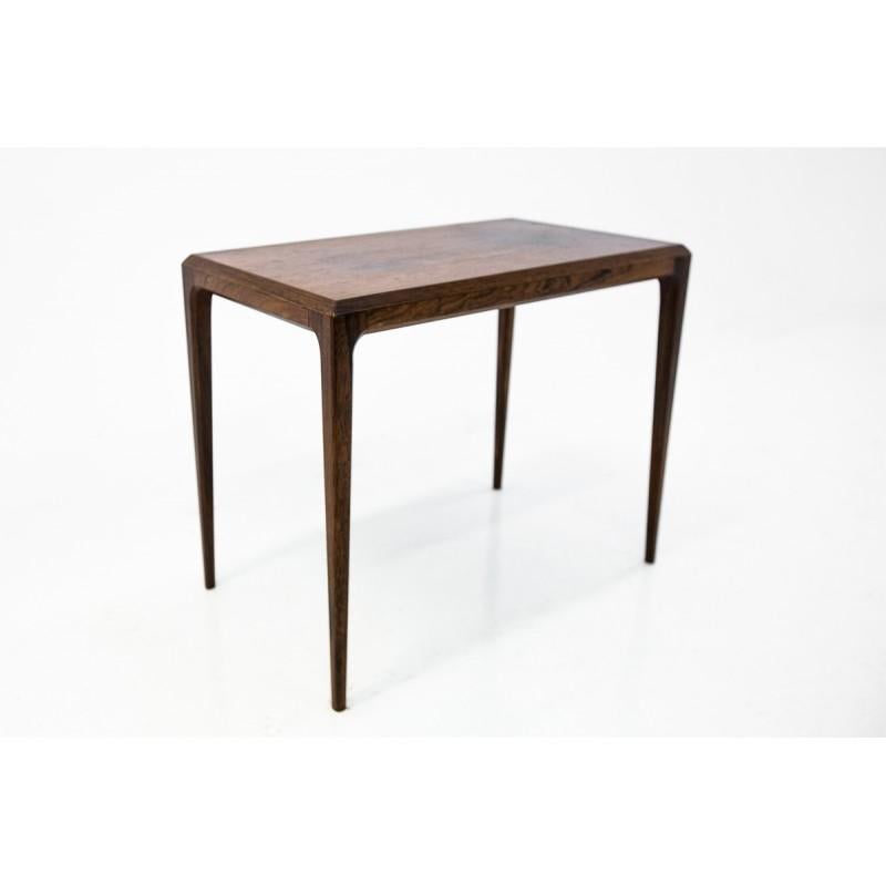 Scandinavian Modern Rosewood Side / Coffee Table by Johannes Andersen, 1960s In Good Condition In Chorzów, PL