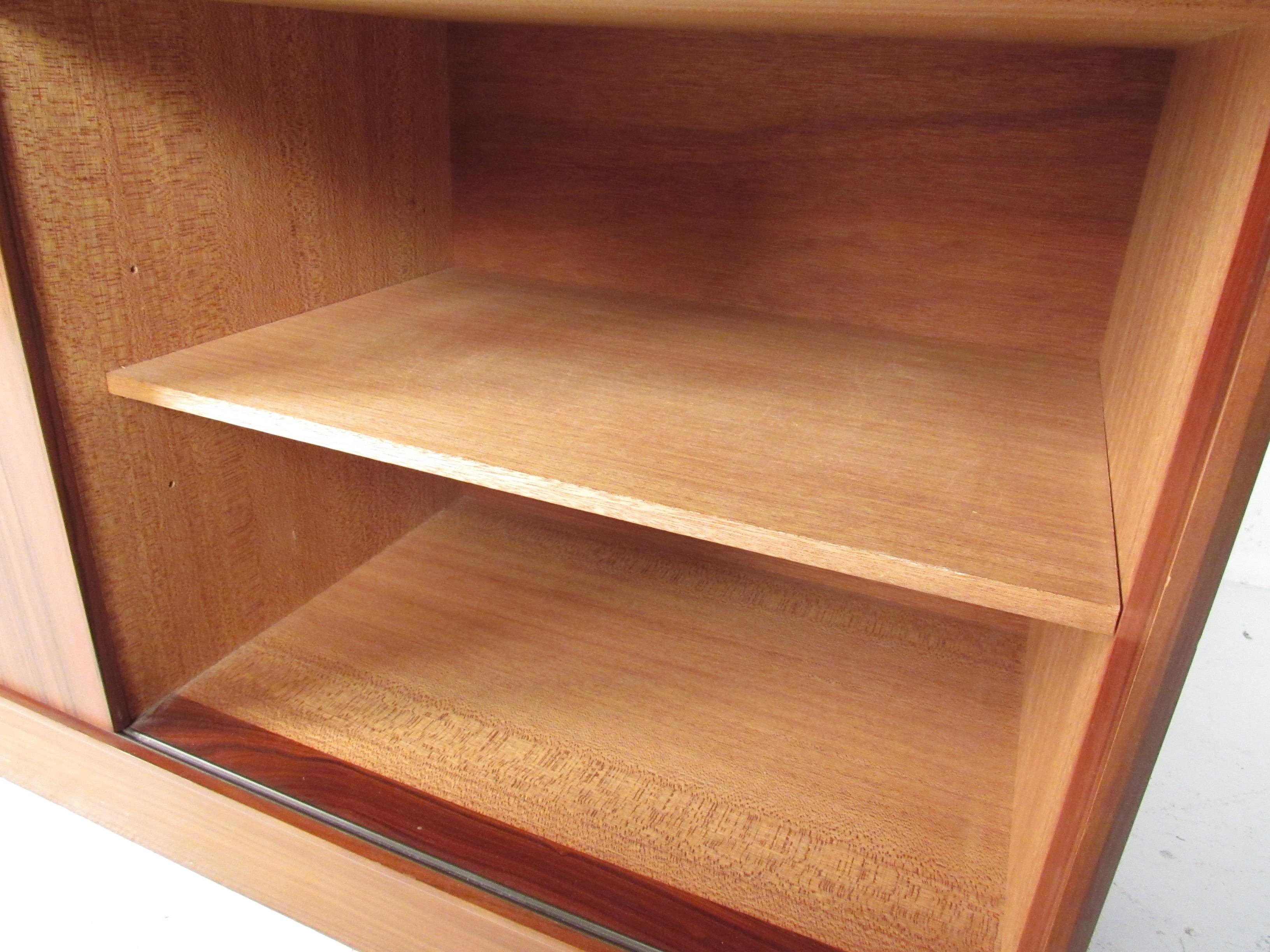 Scandinavian Modern Rosewood Sideboard with Cupboard Top Bookshelf 6