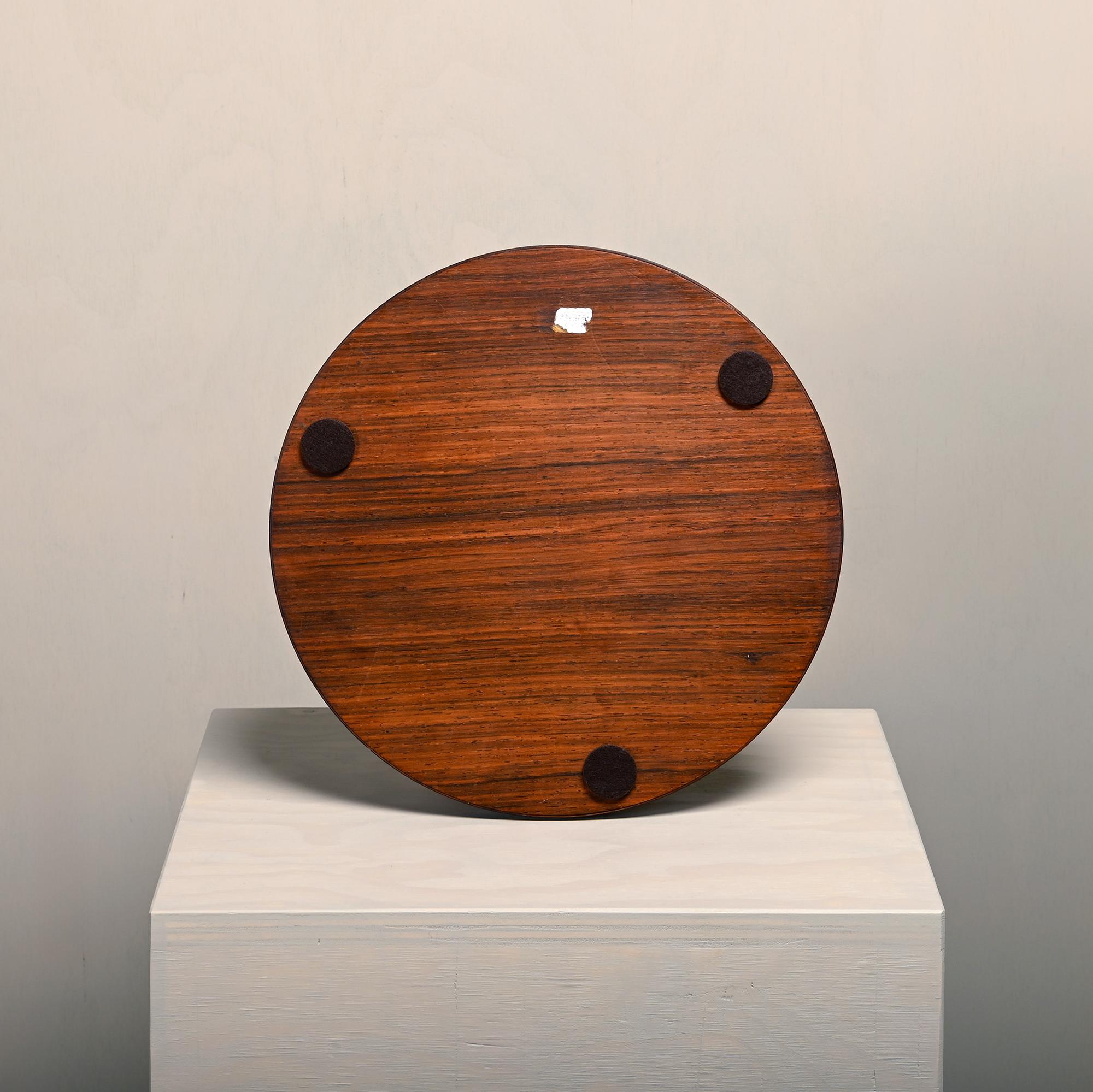 The Modern Scandinavian rosewood tray with fish motif for Intarsia, Denmark 1960s en vente 6