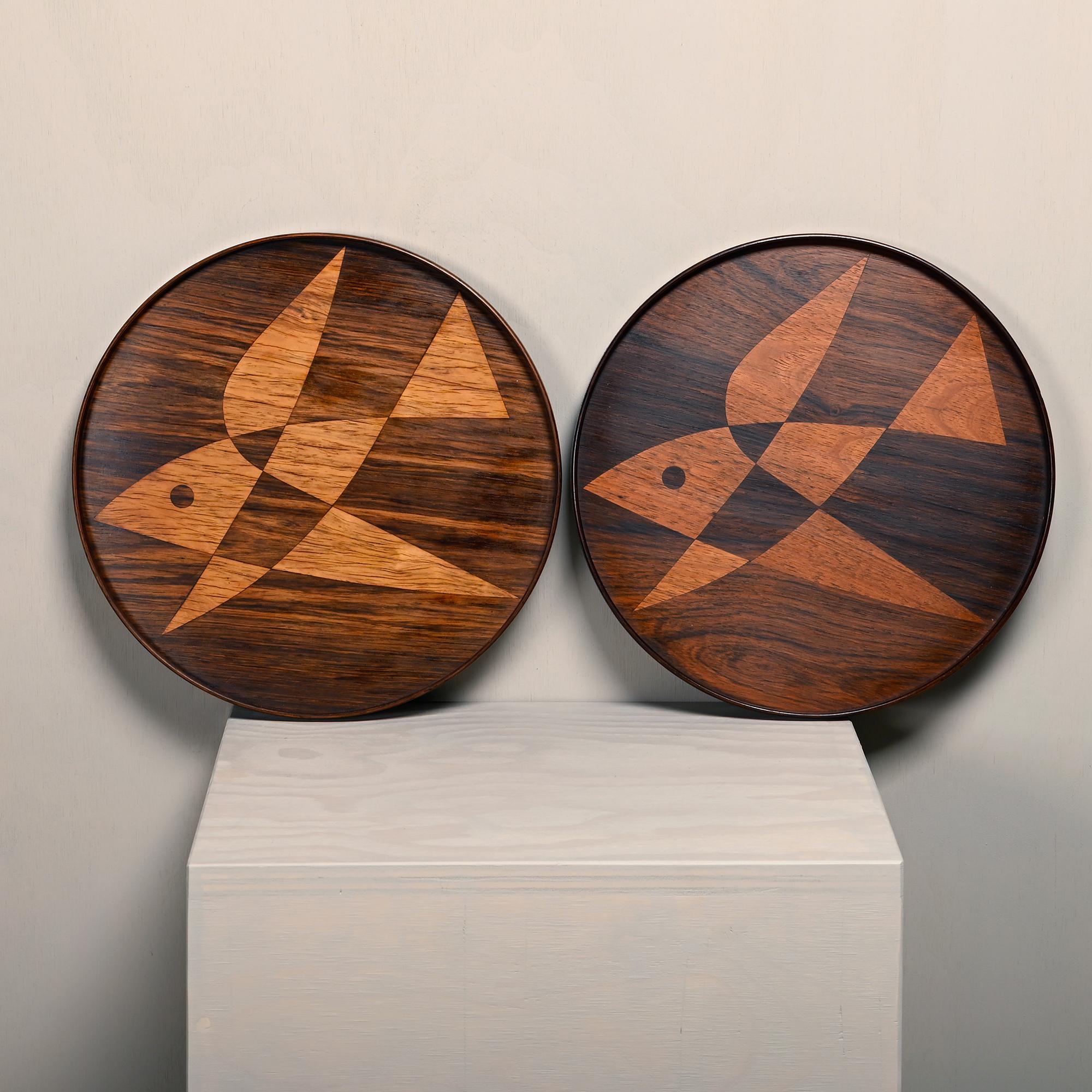 Danois The Modern Scandinavian rosewood tray with fish motif for Intarsia, Denmark 1960s en vente