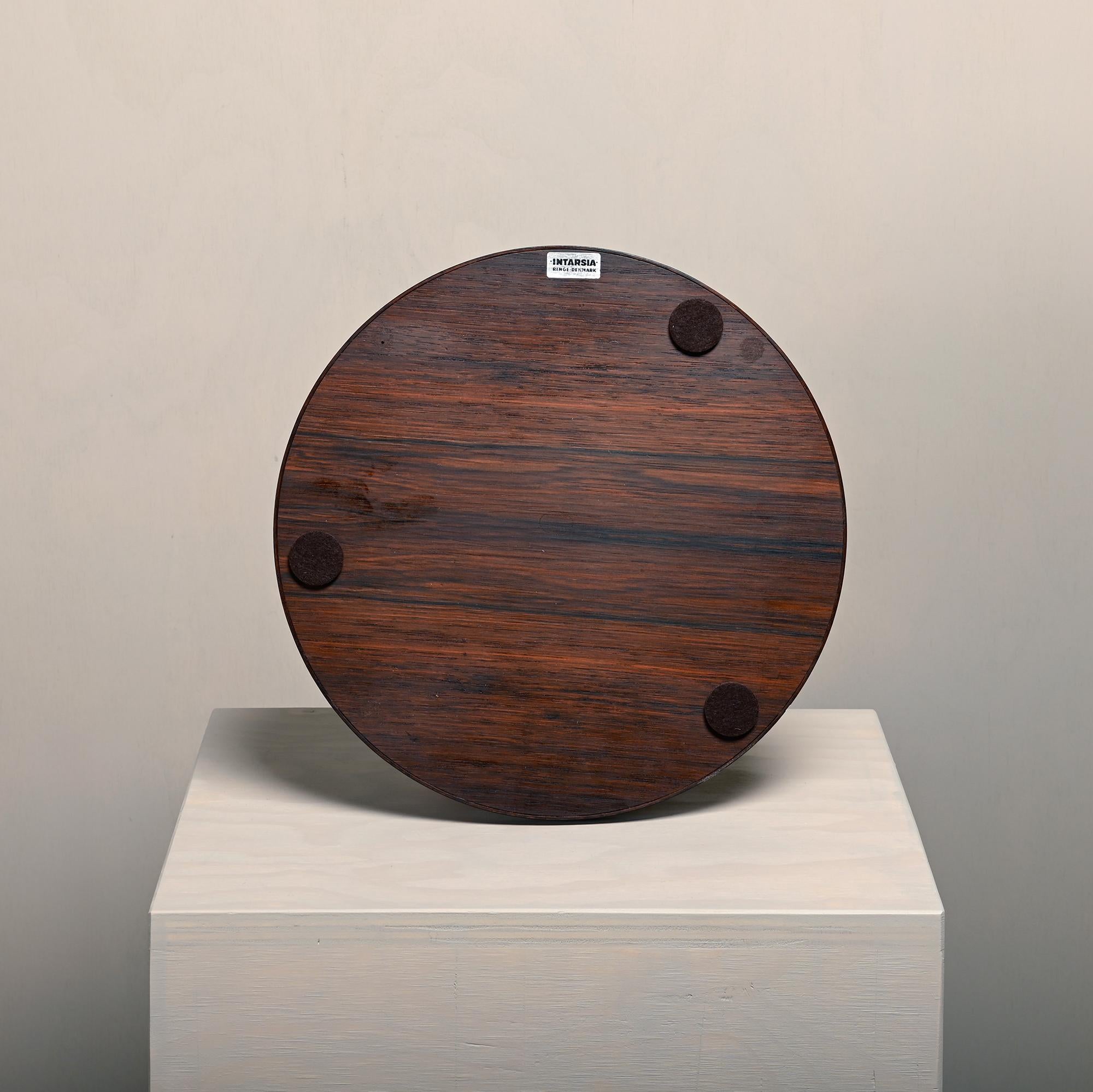 Bois The Modern Scandinavian rosewood tray with fish motif for Intarsia, Denmark 1960s en vente