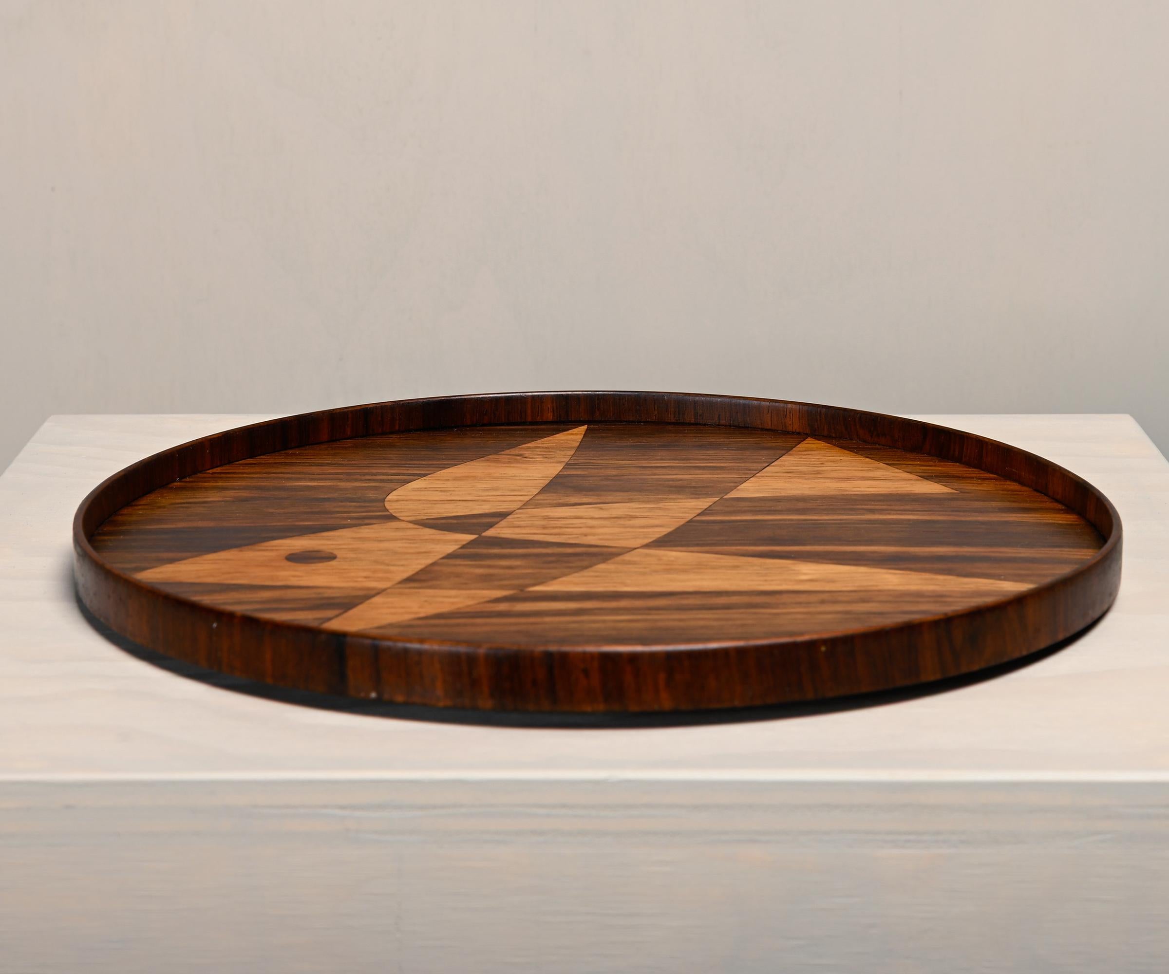 The Modern Scandinavian rosewood tray with fish motif for Intarsia, Denmark 1960s en vente 1