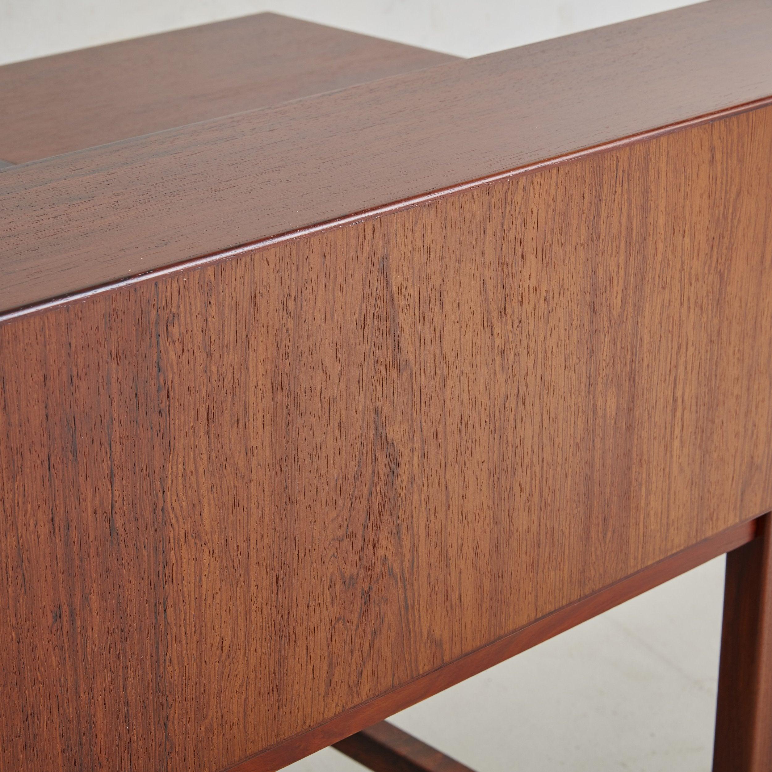 Scandinavian Modern Rosewood Writing Desk Attributed to Kurt Østervig, Denmark 4