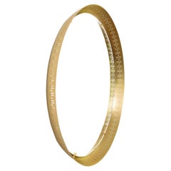 Specchio rotondo in ottone lucido, moderno e scandinavo, con ritagli