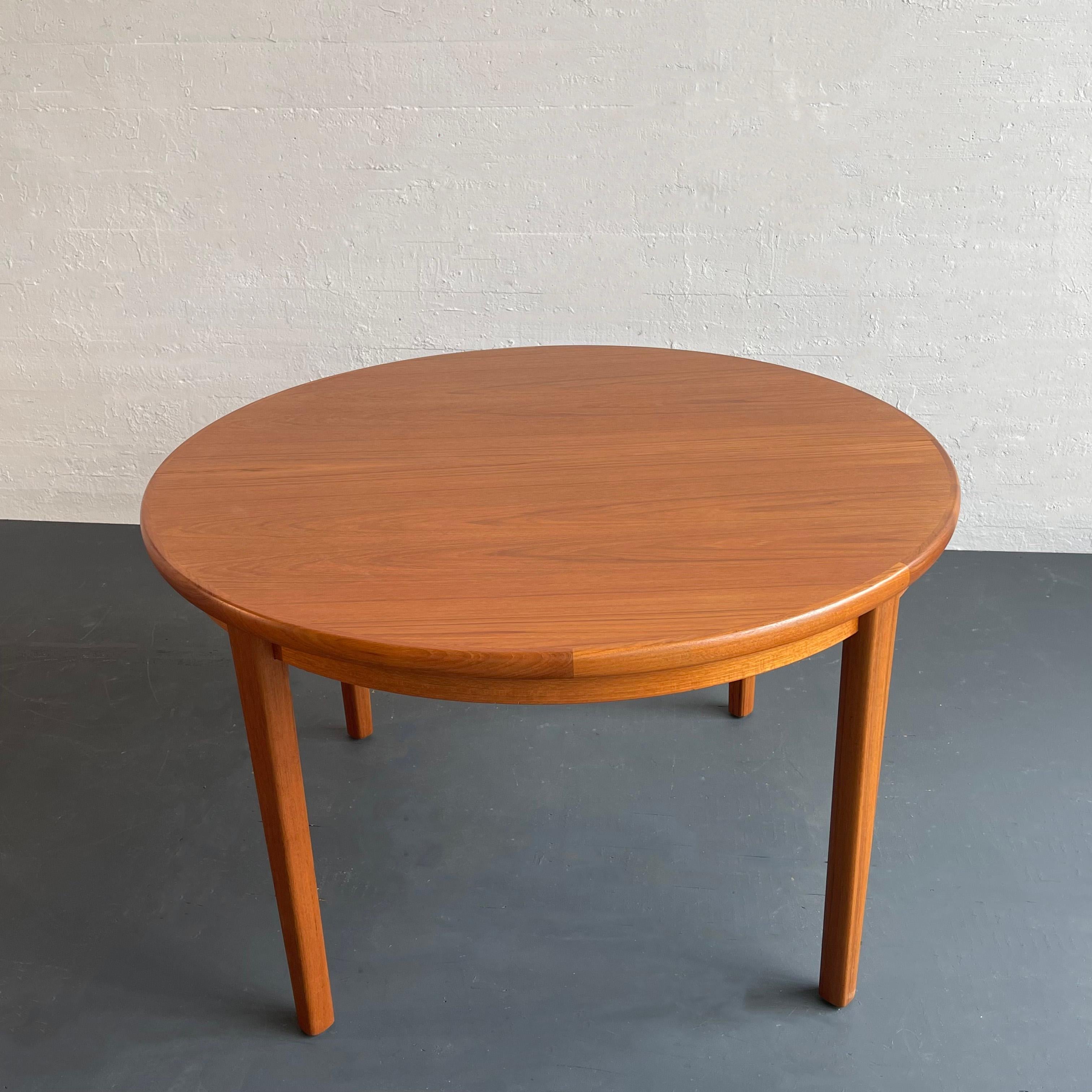 Scandinavian Modern Round Teak Dining Table 3