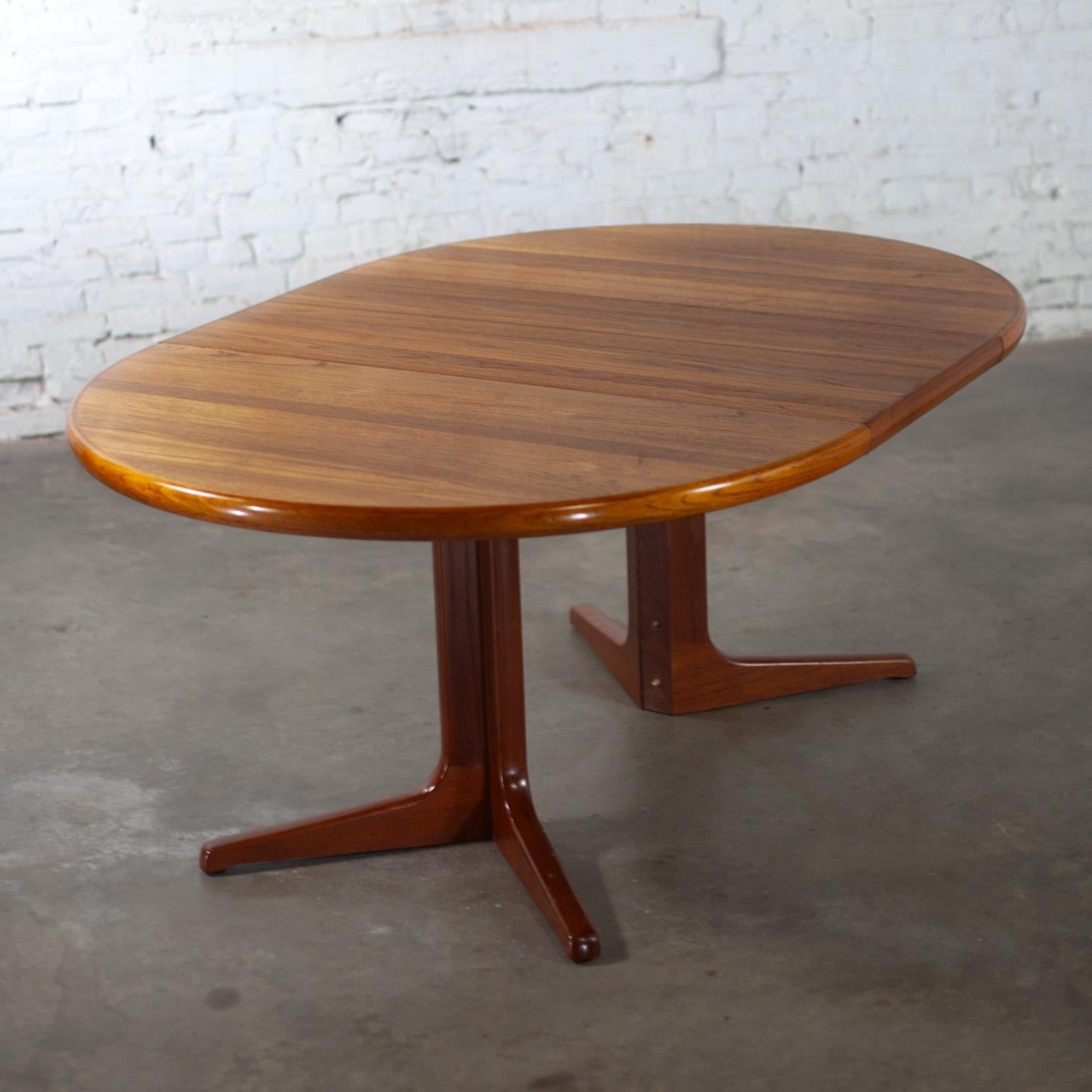 Scandinavian Modern Round to Oval Teak Expanding Dining Table Attr Gudme Mobel. For Sale 11
