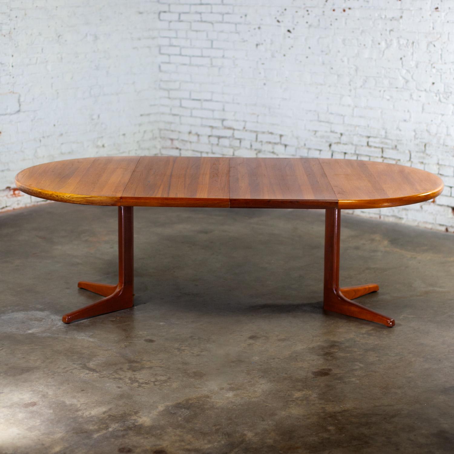 Scandinavian Modern Round to Oval Teak Expanding Dining Table Attr Gudme Mobel. For Sale 15