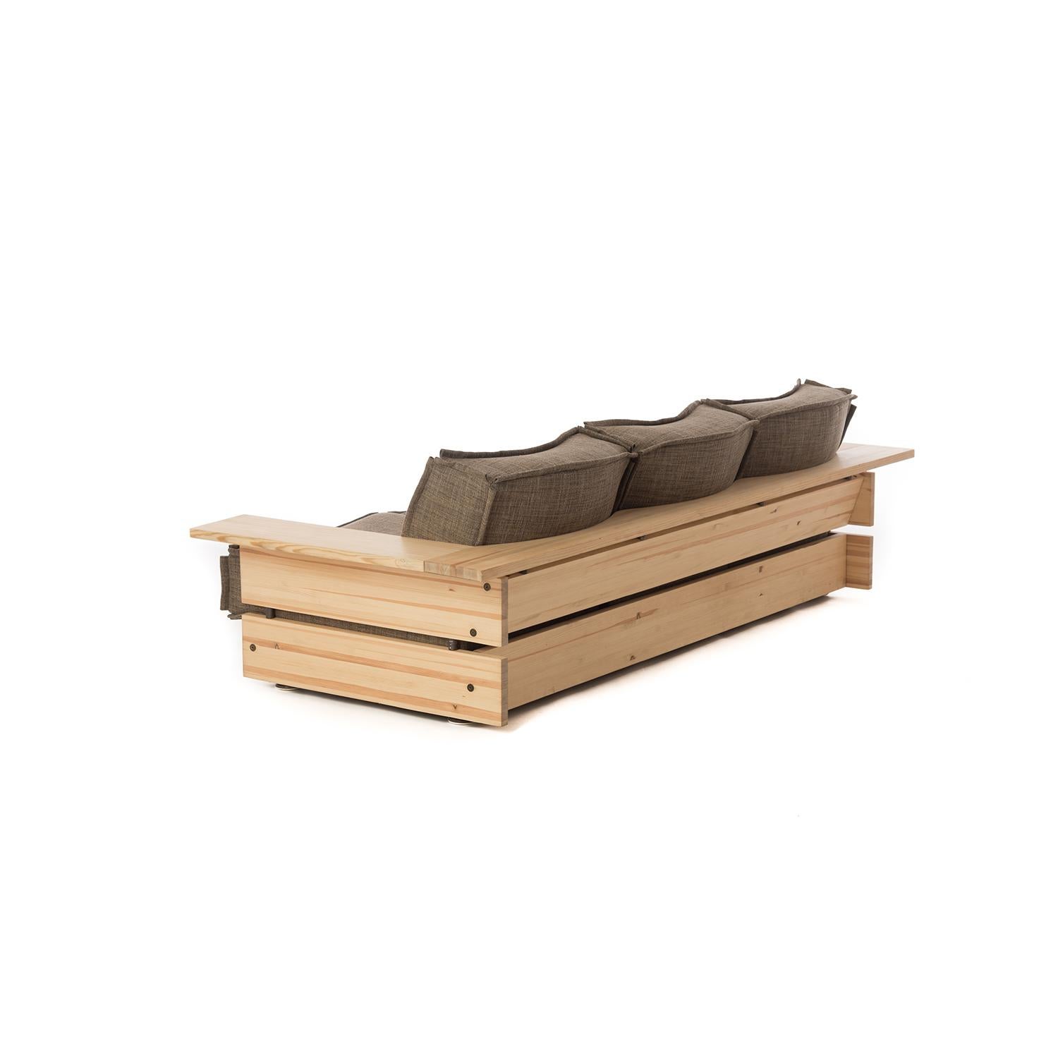 Scandinavian Modern Rustic Pine Sofa by Hameen Kalustaja In Excellent Condition In Minneapolis, MN