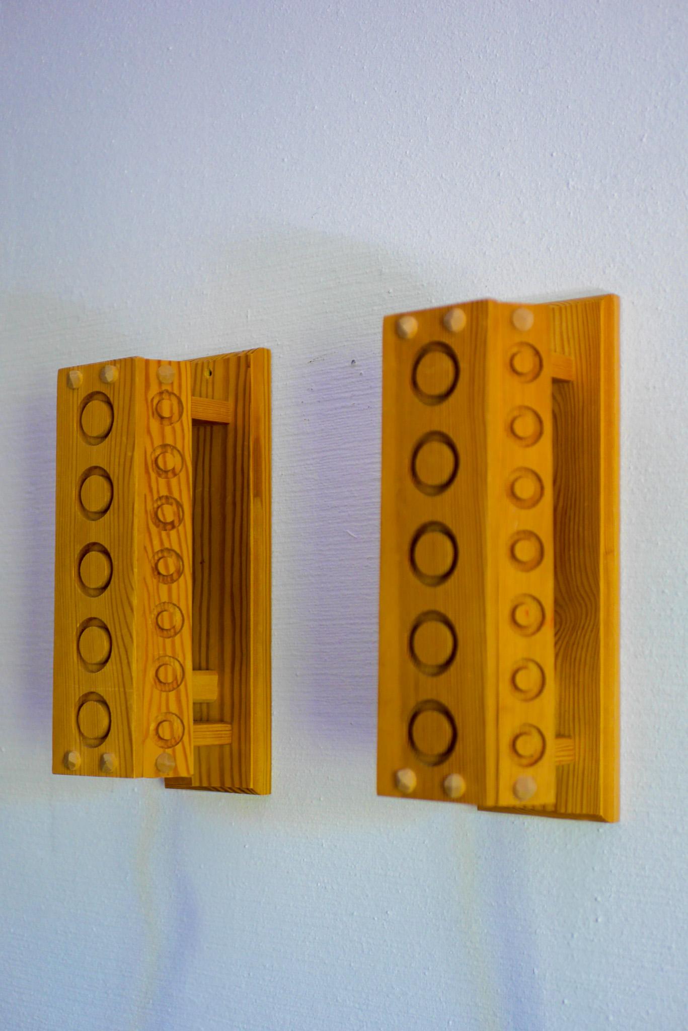Scandinavian modern sconces. A pair of Mid-century modern Pine wood wall lights For Sale 1