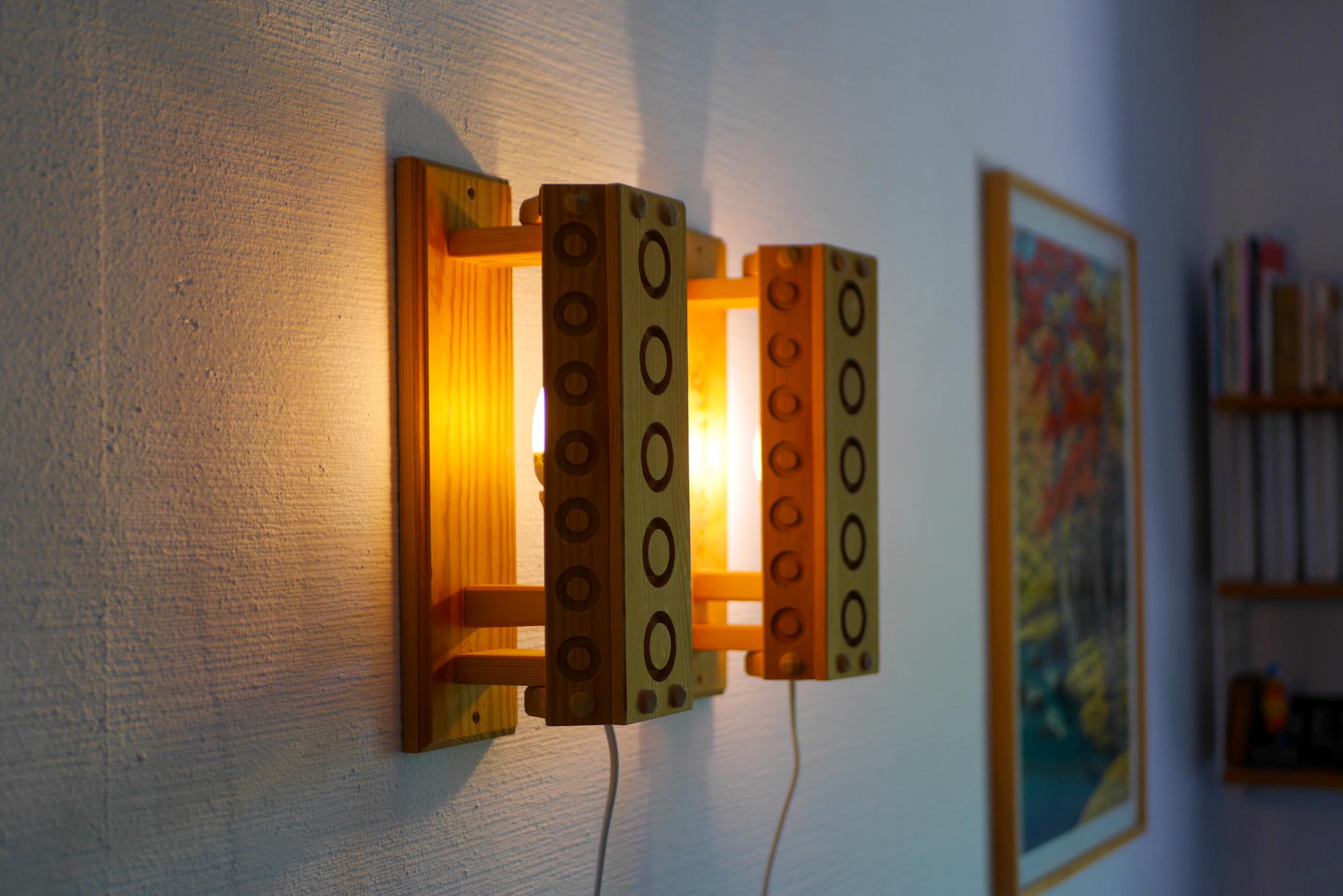 Scandinavian modern sconces. A pair of Mid-century modern Pine wood wall lights For Sale 2