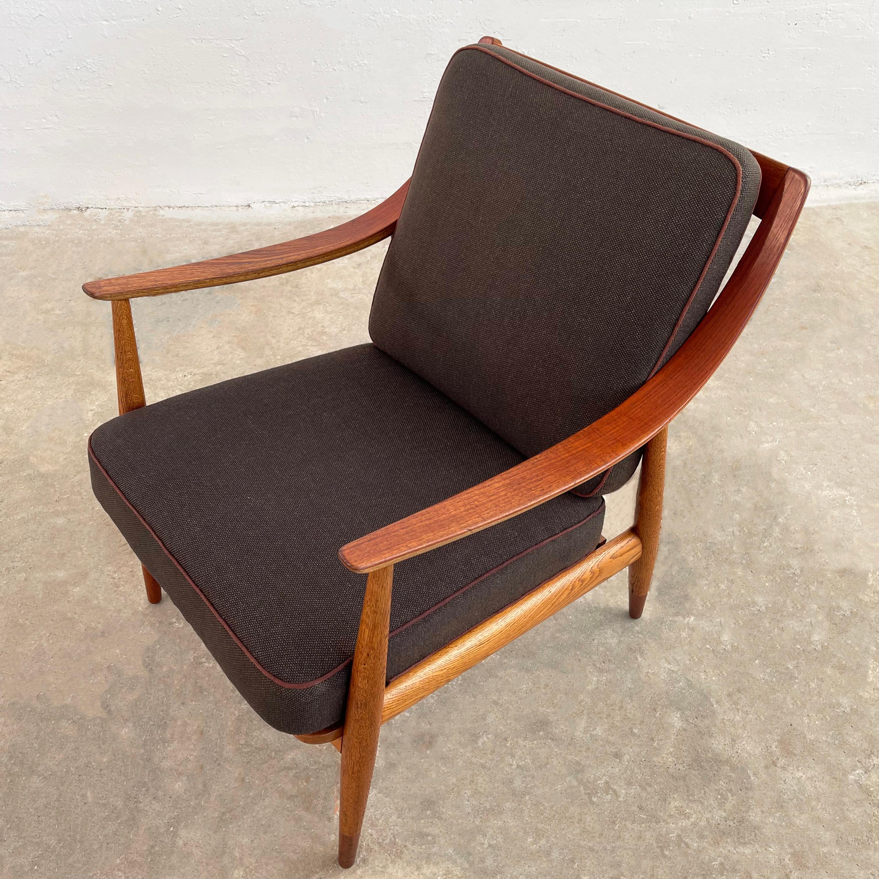 20th Century Scandinavian Modern Scoop Lounge Chair By Peter Hvidt And Orla Molgaard-Nielsen For Sale