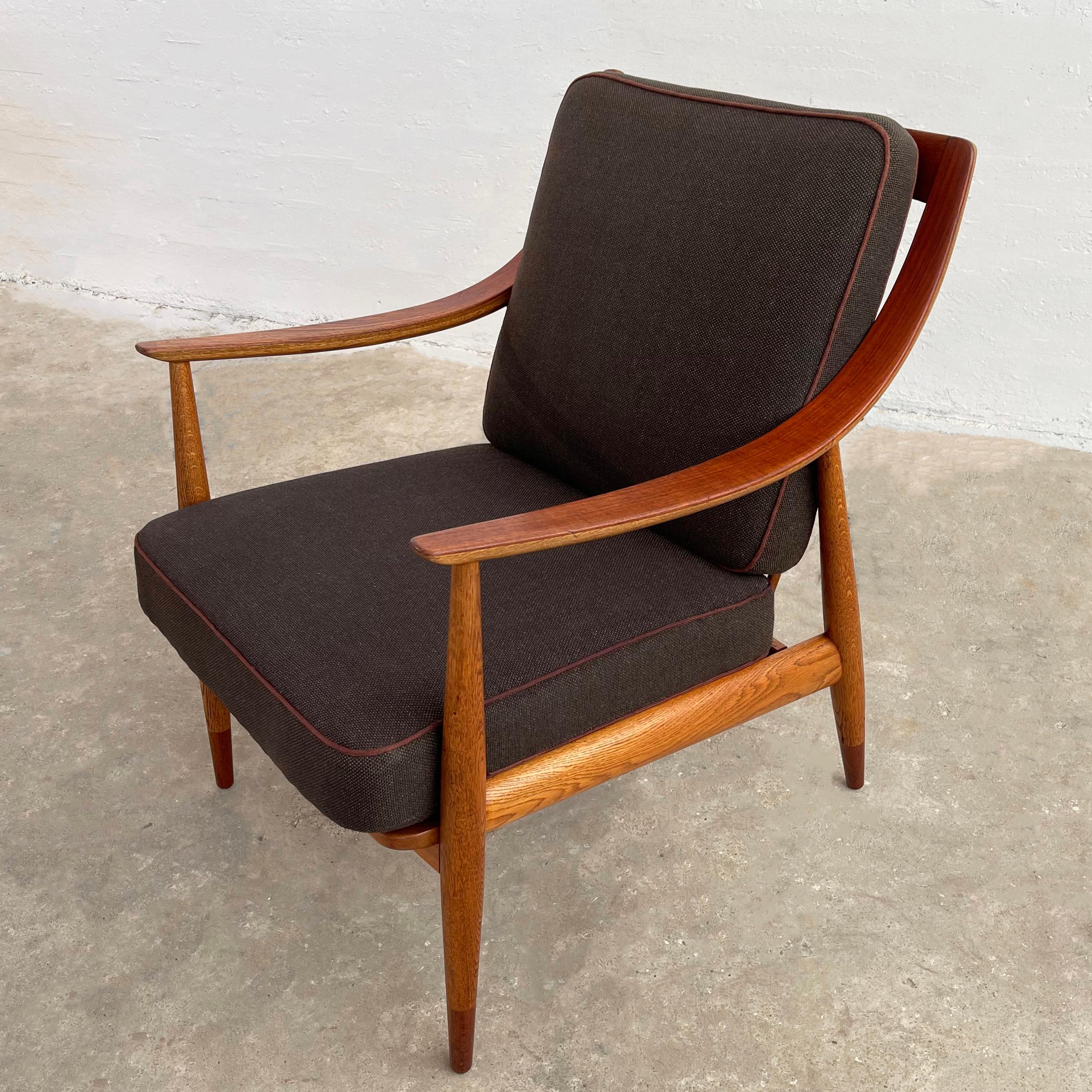 Scandinavian Modern Scoop Lounge Chair By Peter Hvidt And Orla Molgaard-Nielsen For Sale 1