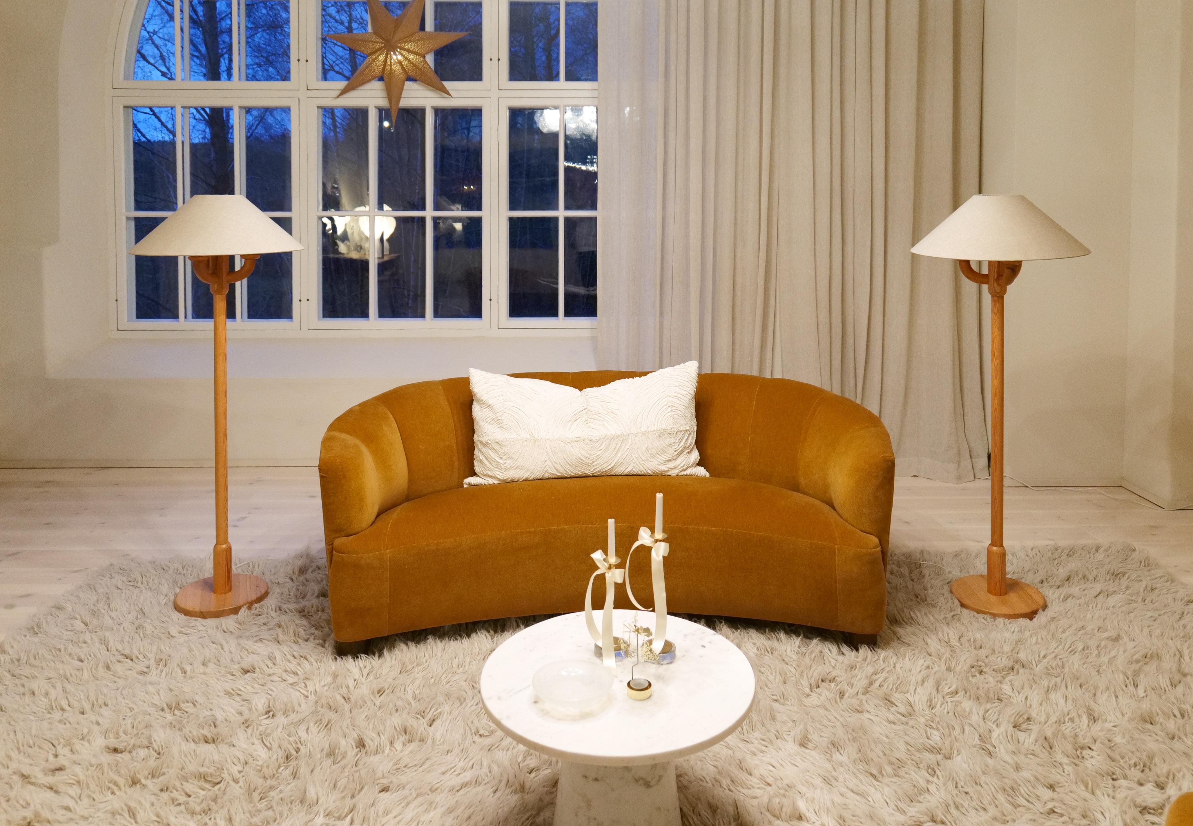 Svedese Lampade da terra scultoree The Modern Scandinavian Made in Pine, Svezia anni '70 in vendita