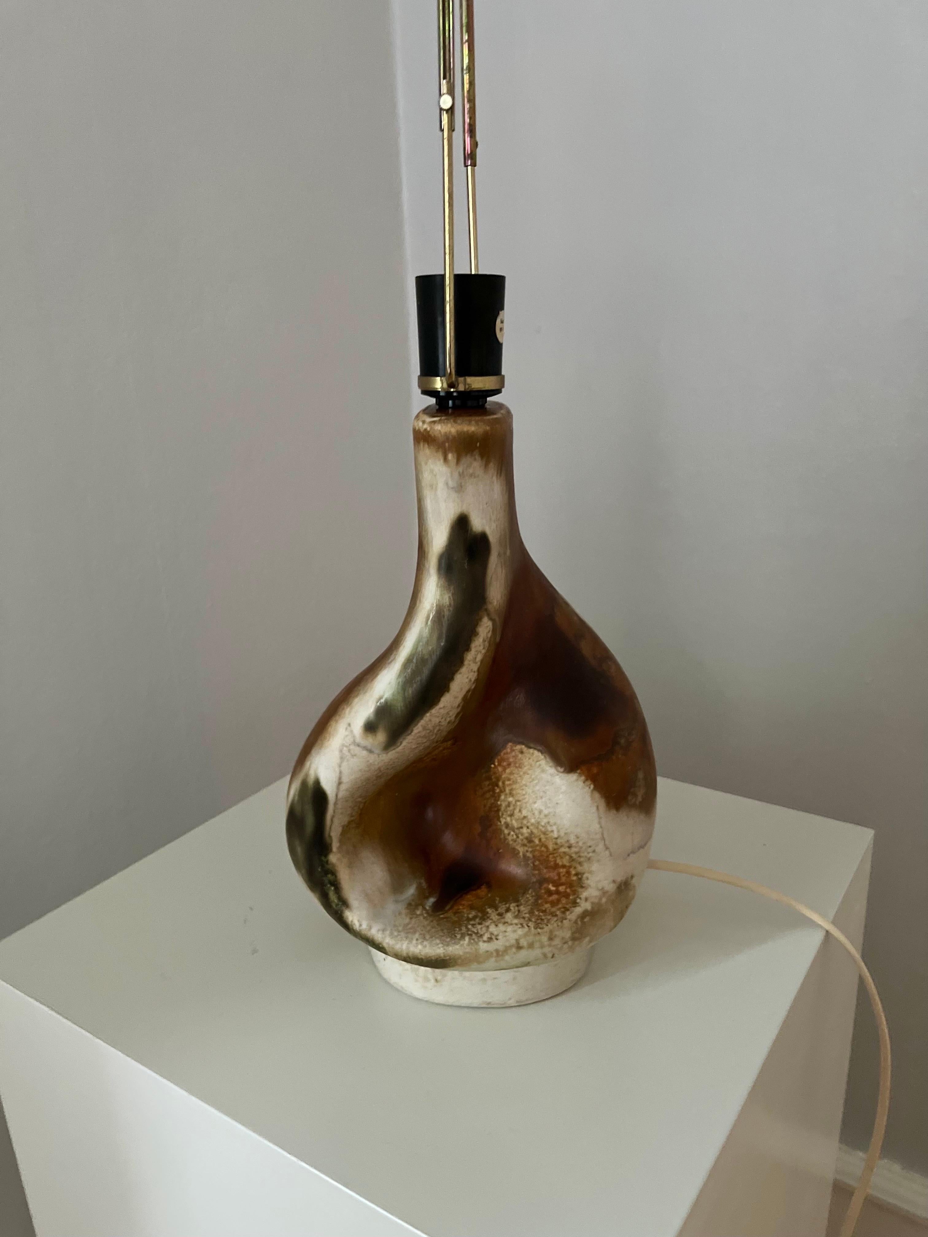 Skandinavische moderne skulpturale Tischlampe aus Steingut von Dänemark Axella, 1960er Jahre im Angebot 3