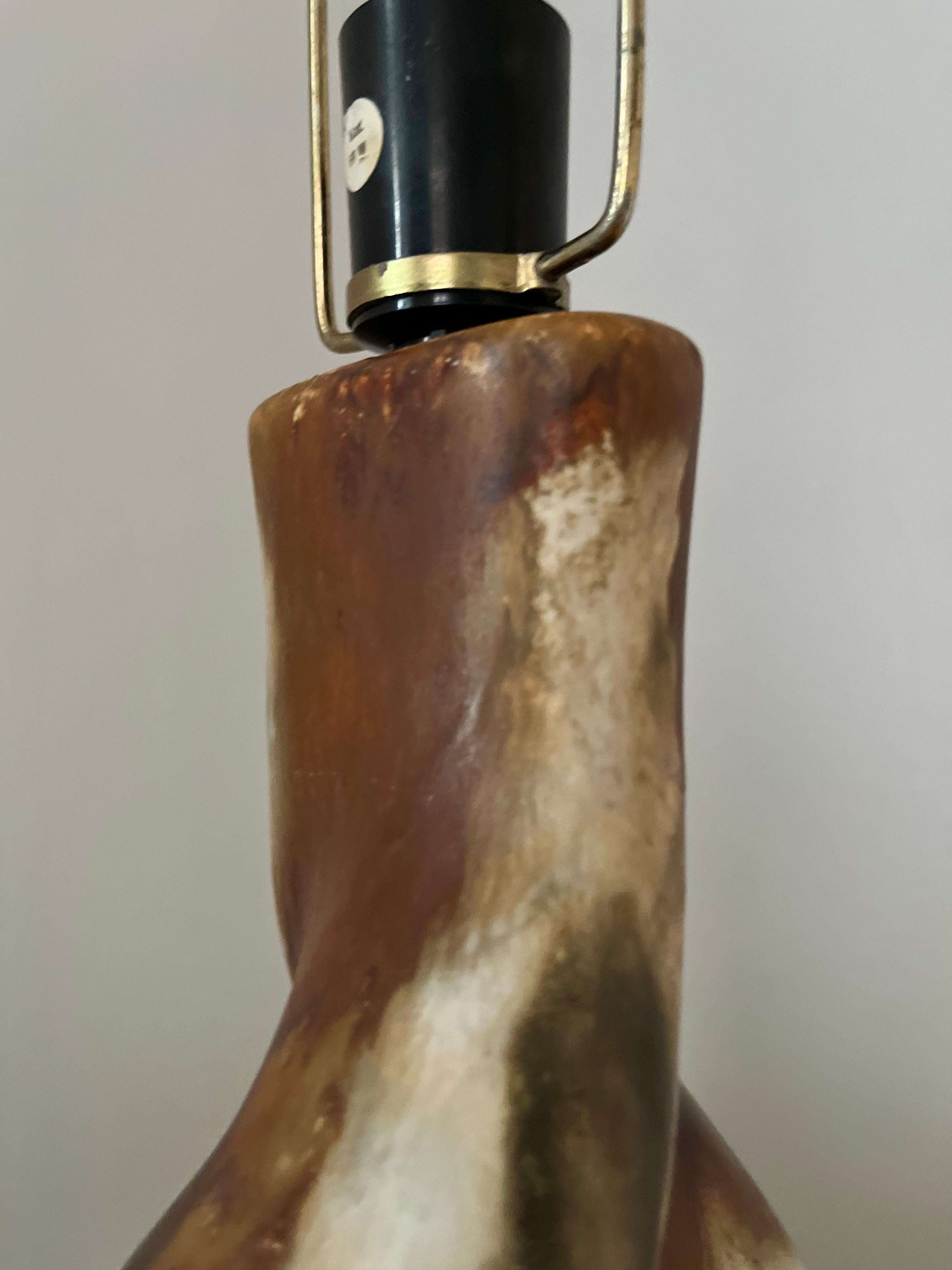 Skandinavische moderne skulpturale Tischlampe aus Steingut von Dänemark Axella, 1960er Jahre im Angebot 6