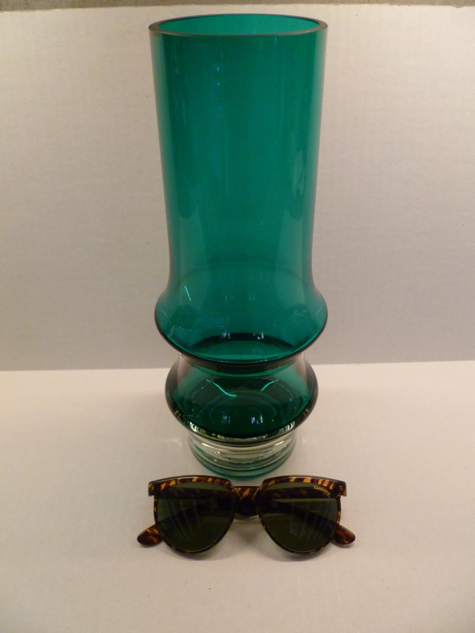 Scandinavian Modern Sculptural Vase 1970s by Tamara Aladin for Riihimaki Finland 4