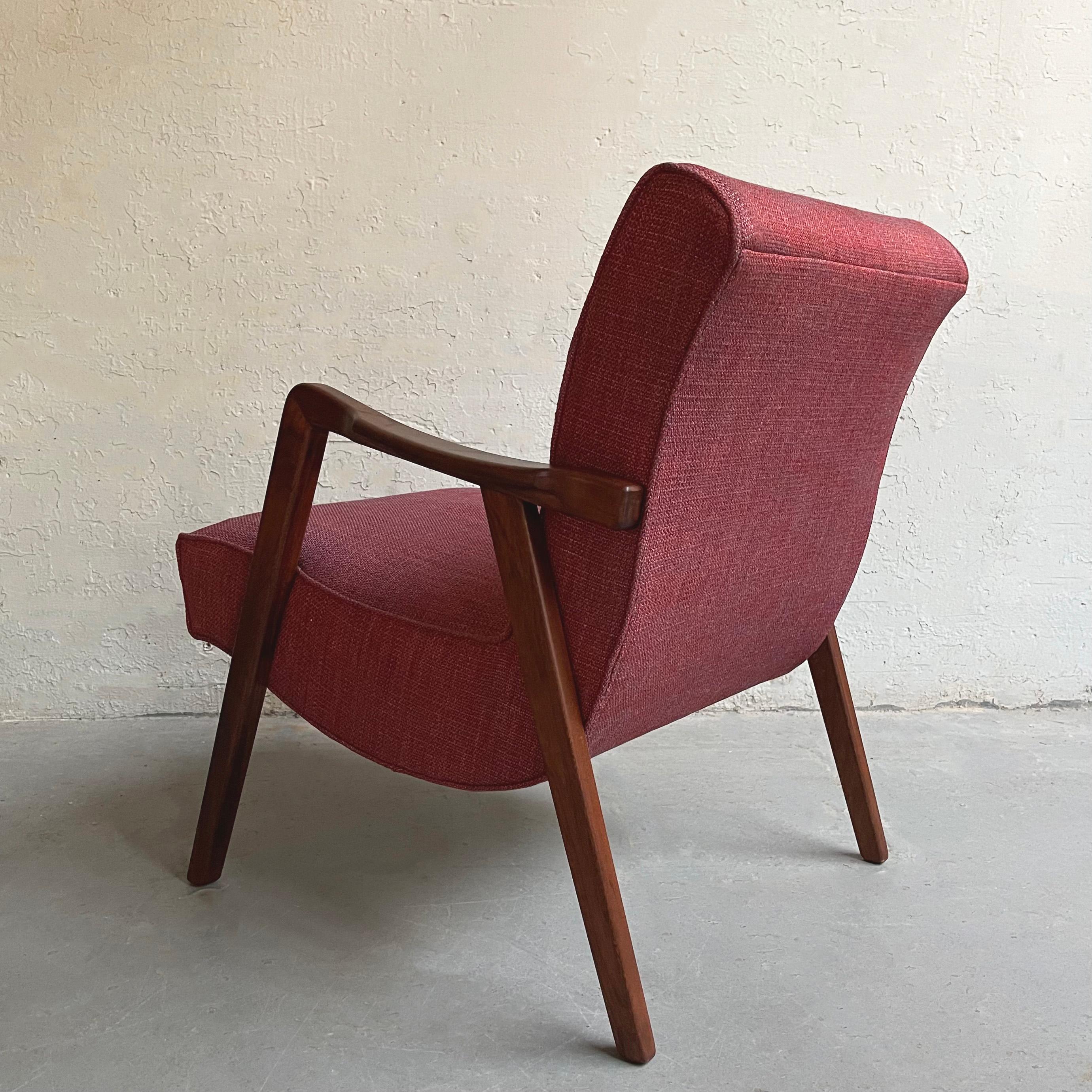 Scandinavian Modern Sculptural Walnut Scoop Armchair In Good Condition For Sale In Brooklyn, NY