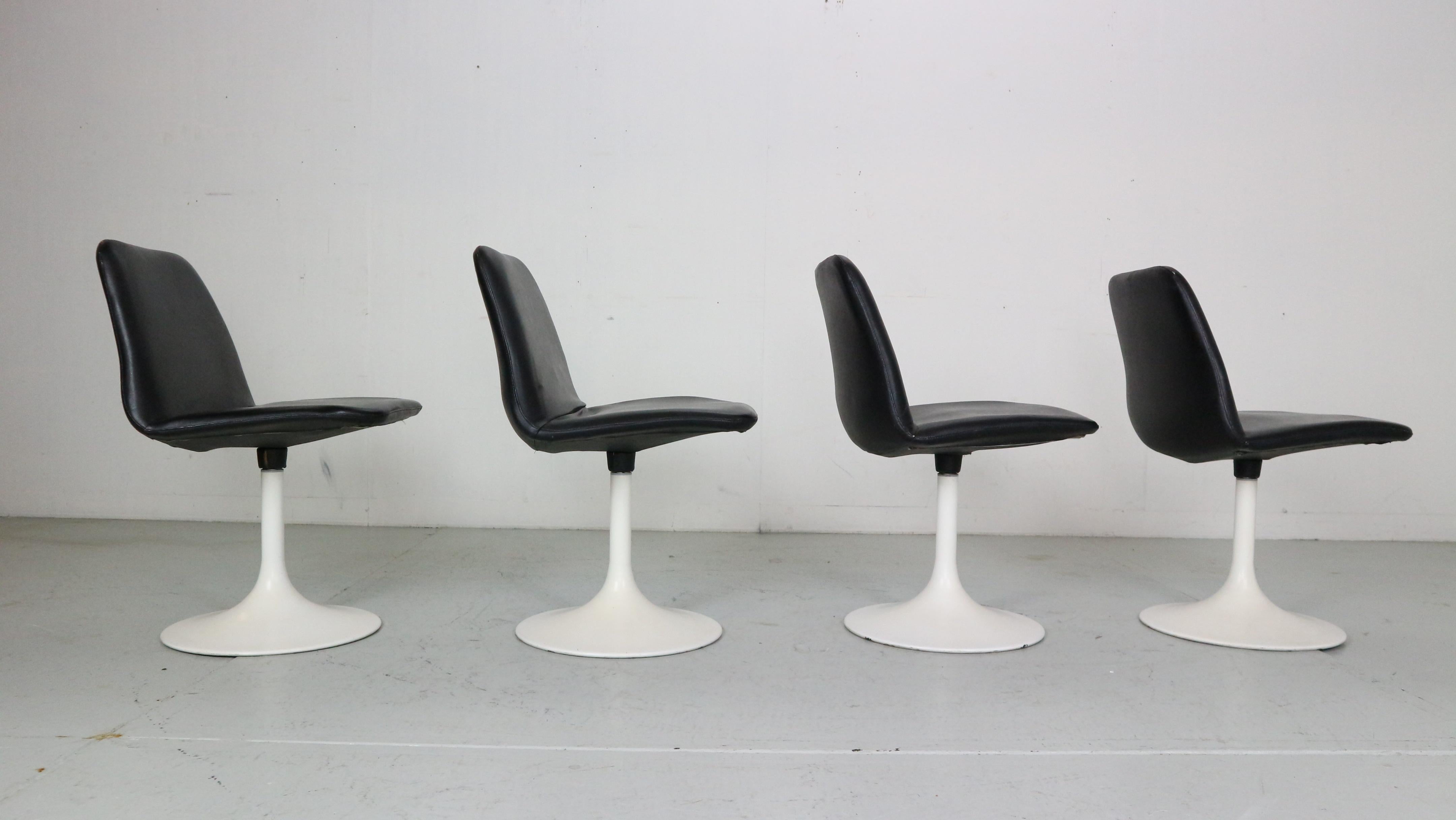 Ensemble de 4 chaises de salle à manger The Moderns par Börje Johanson Vinga, Suède 1970 en vente 3