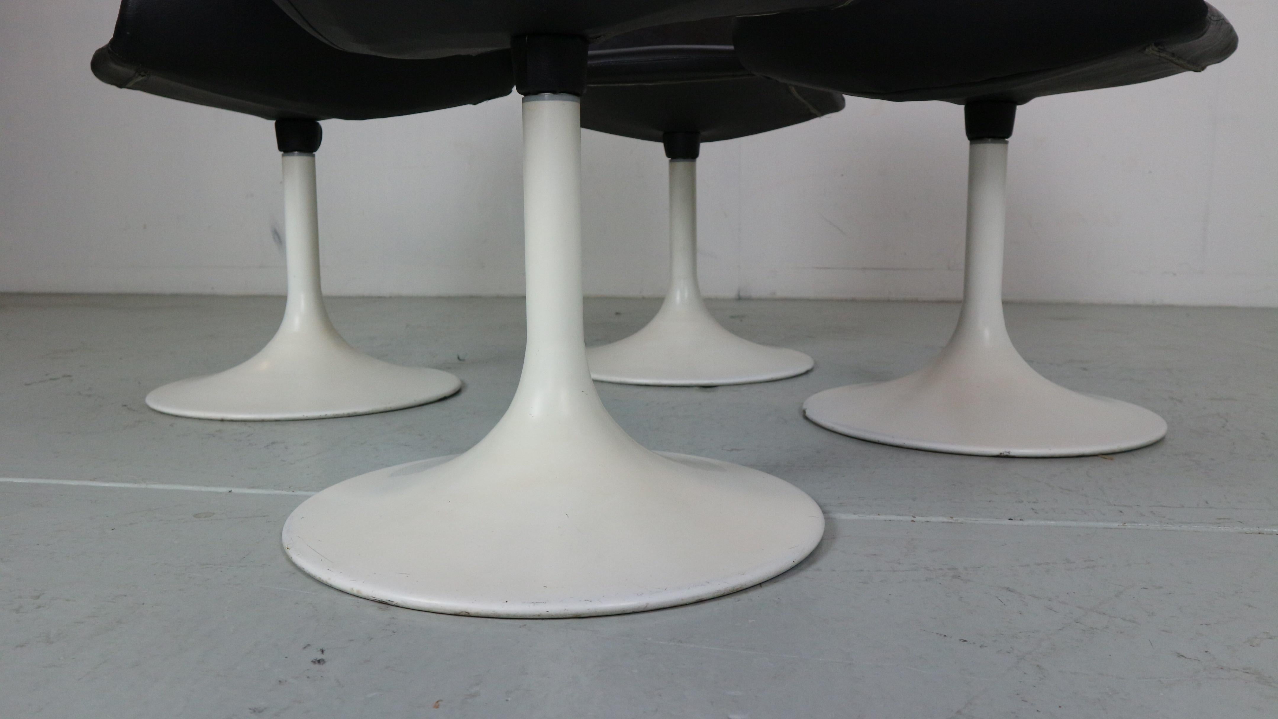 Ensemble de 4 chaises de salle à manger The Moderns par Börje Johanson Vinga, Suède 1970 en vente 13