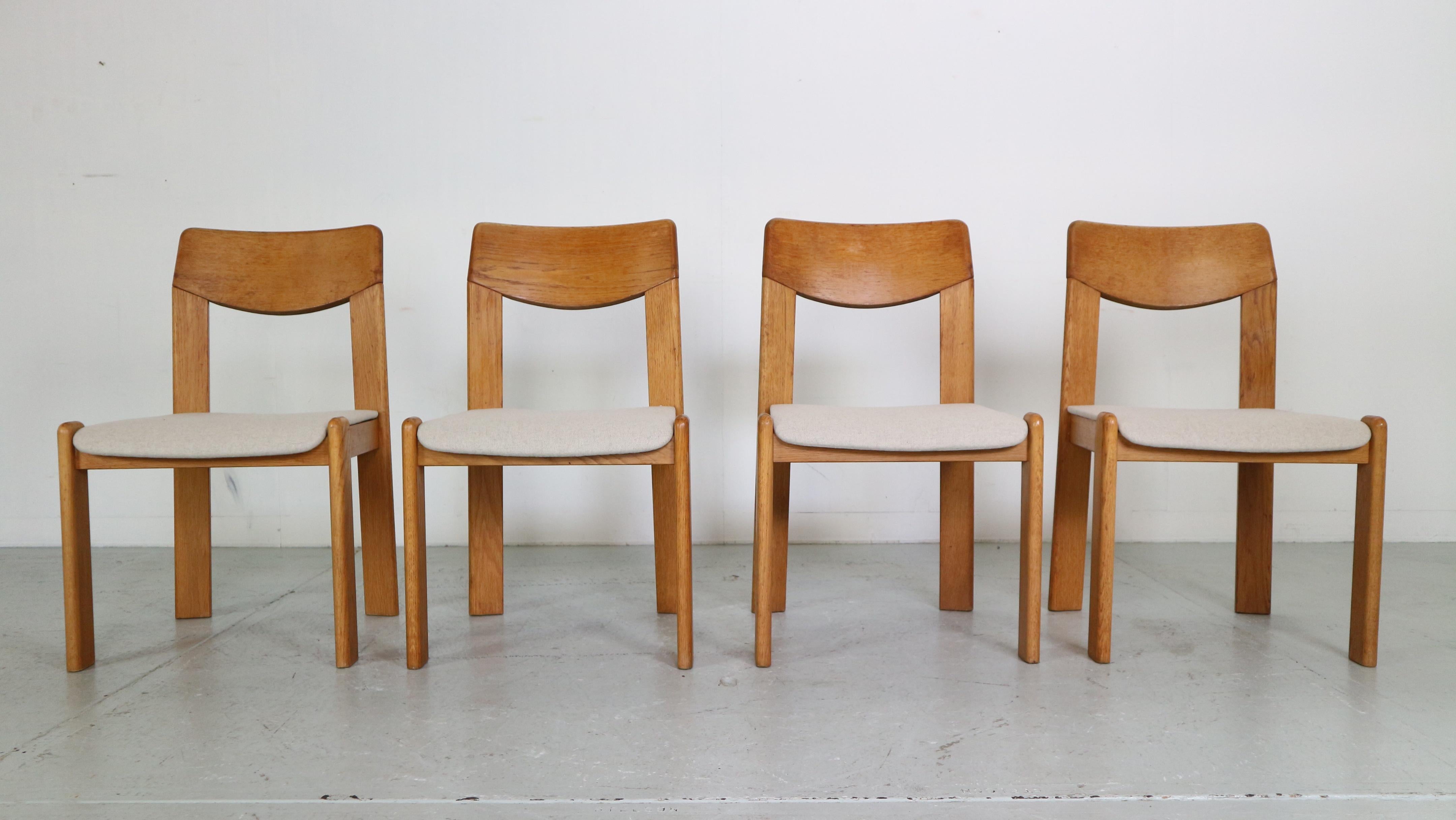Scandinavian modern period set of 4 dining room chairs made in 1960s, Denmark. 
This set is in a great original condition with newly reupholstered seatings.
Frame is made of sculpture solid oak wood. 



