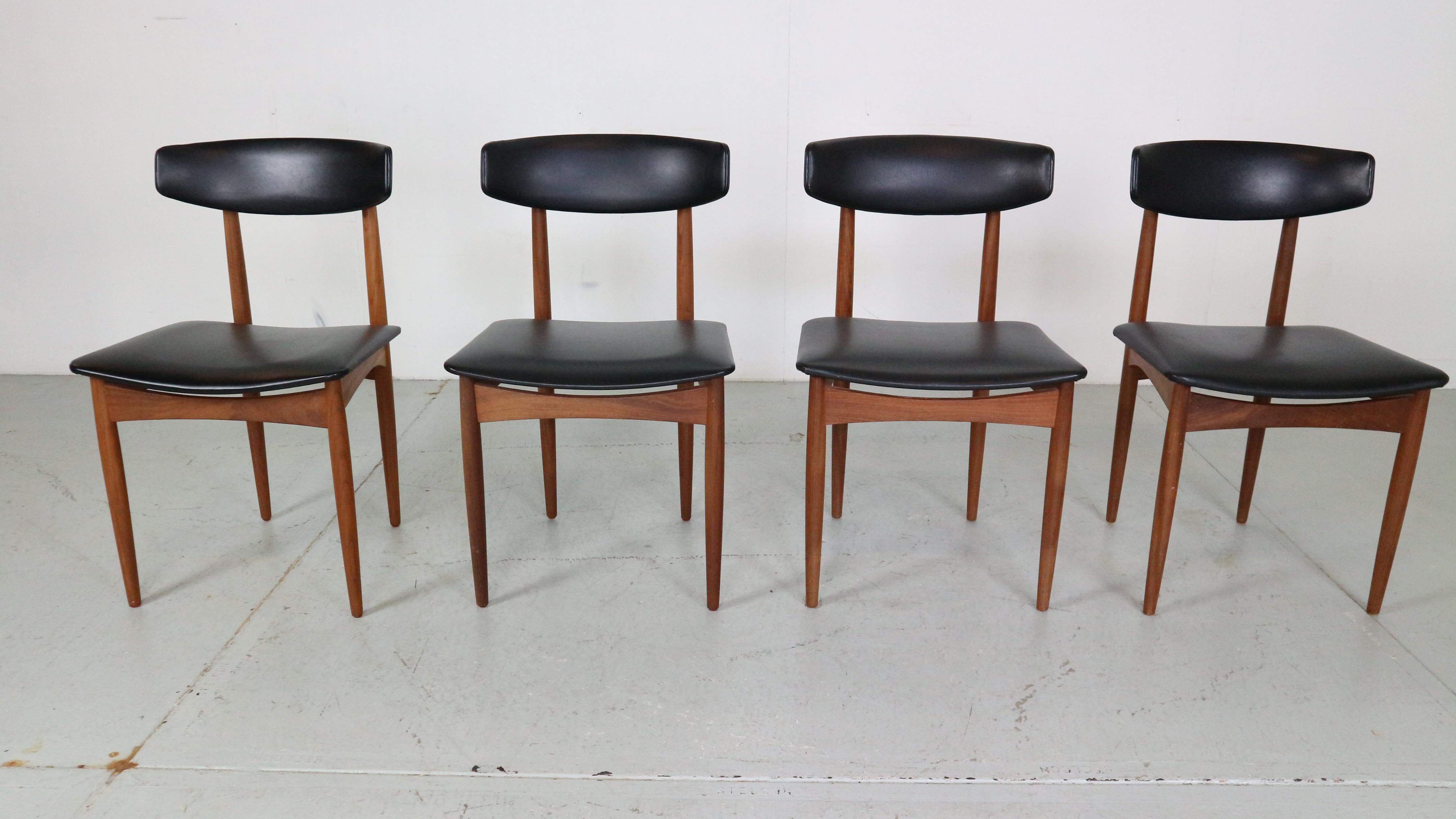 Danish Scandinavian Modern Set of 4 Teak Dinning Room Chairs, 1960 Denmark