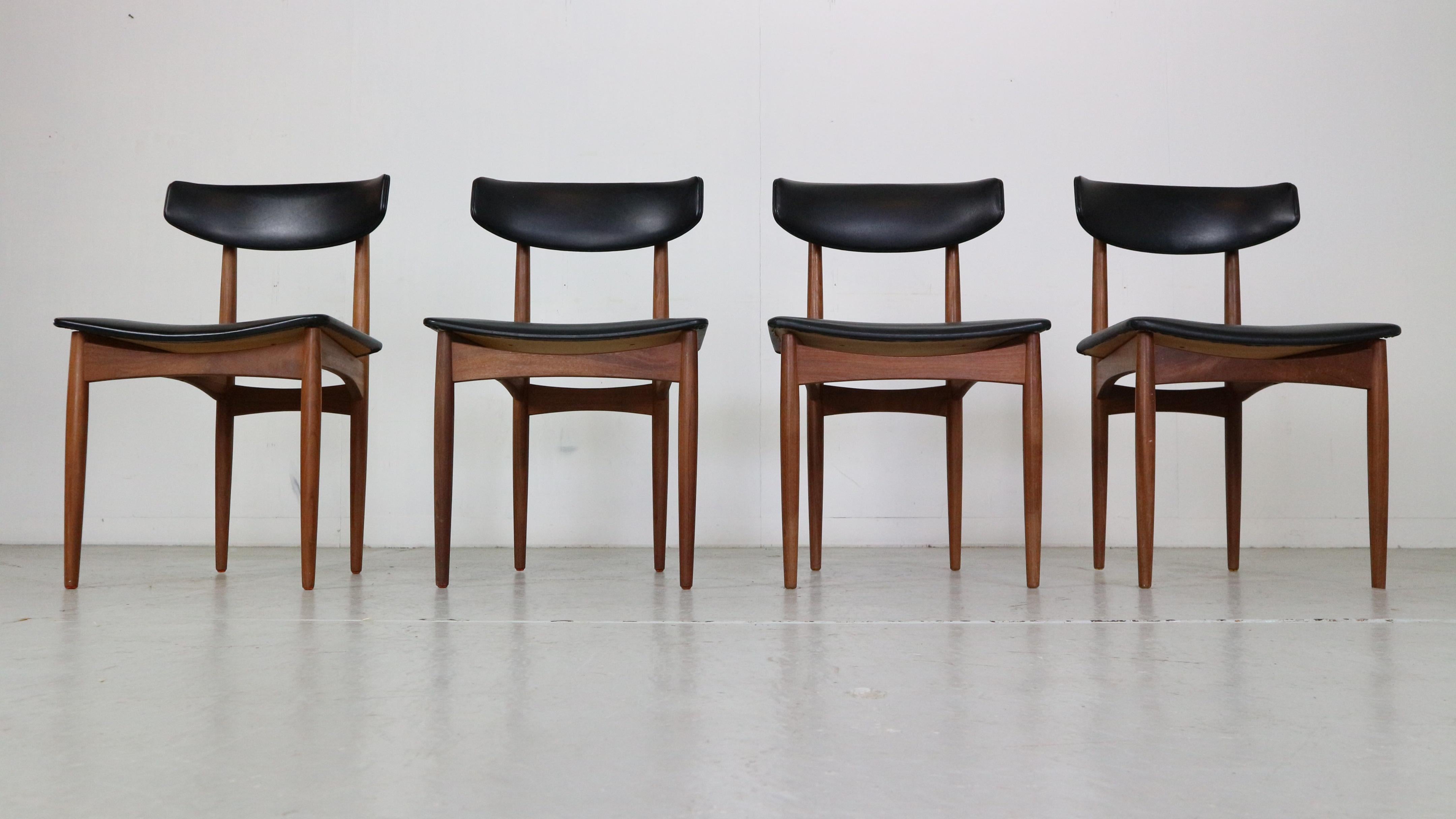Mid-20th Century Scandinavian Modern Set of 4 Teak Dinning Room Chairs, 1960 Denmark