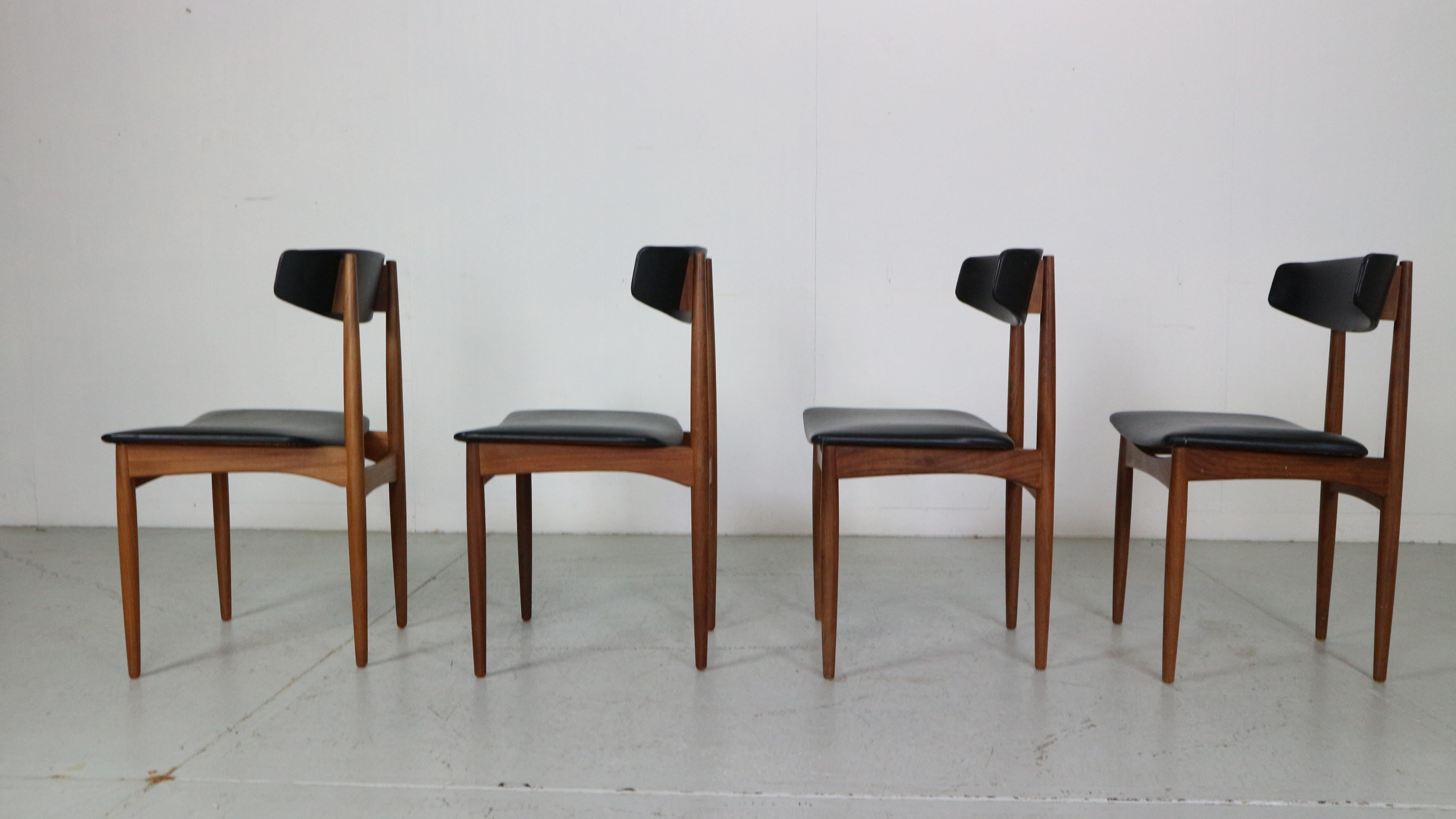 Scandinavian Modern Set of 4 Teak Dinning Room Chairs, 1960 Denmark 1