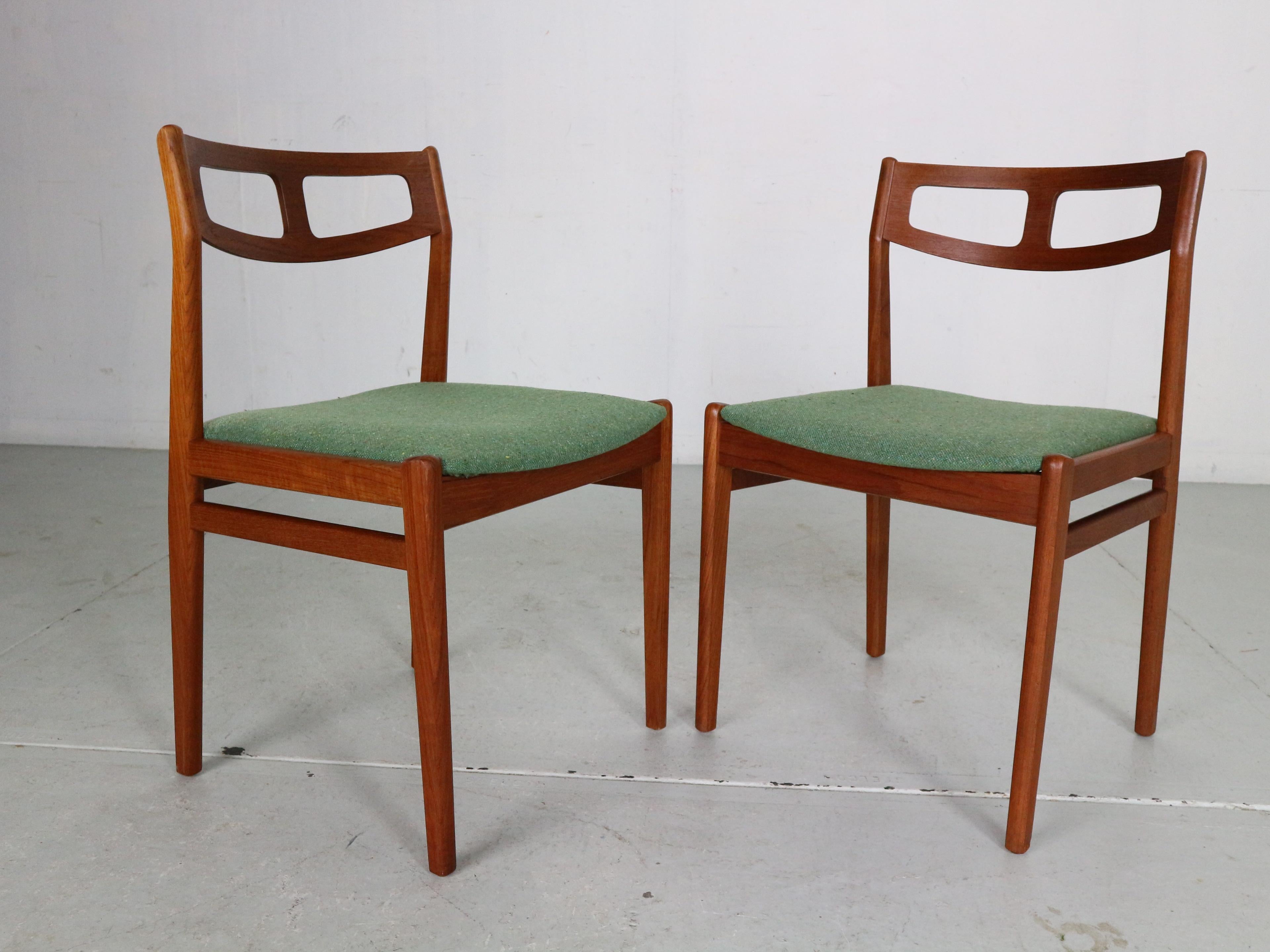 Ensemble de 5 chaises de salle à manger scandinaves modernes en teck et vertes avec nouveau rembourrage en vente 3