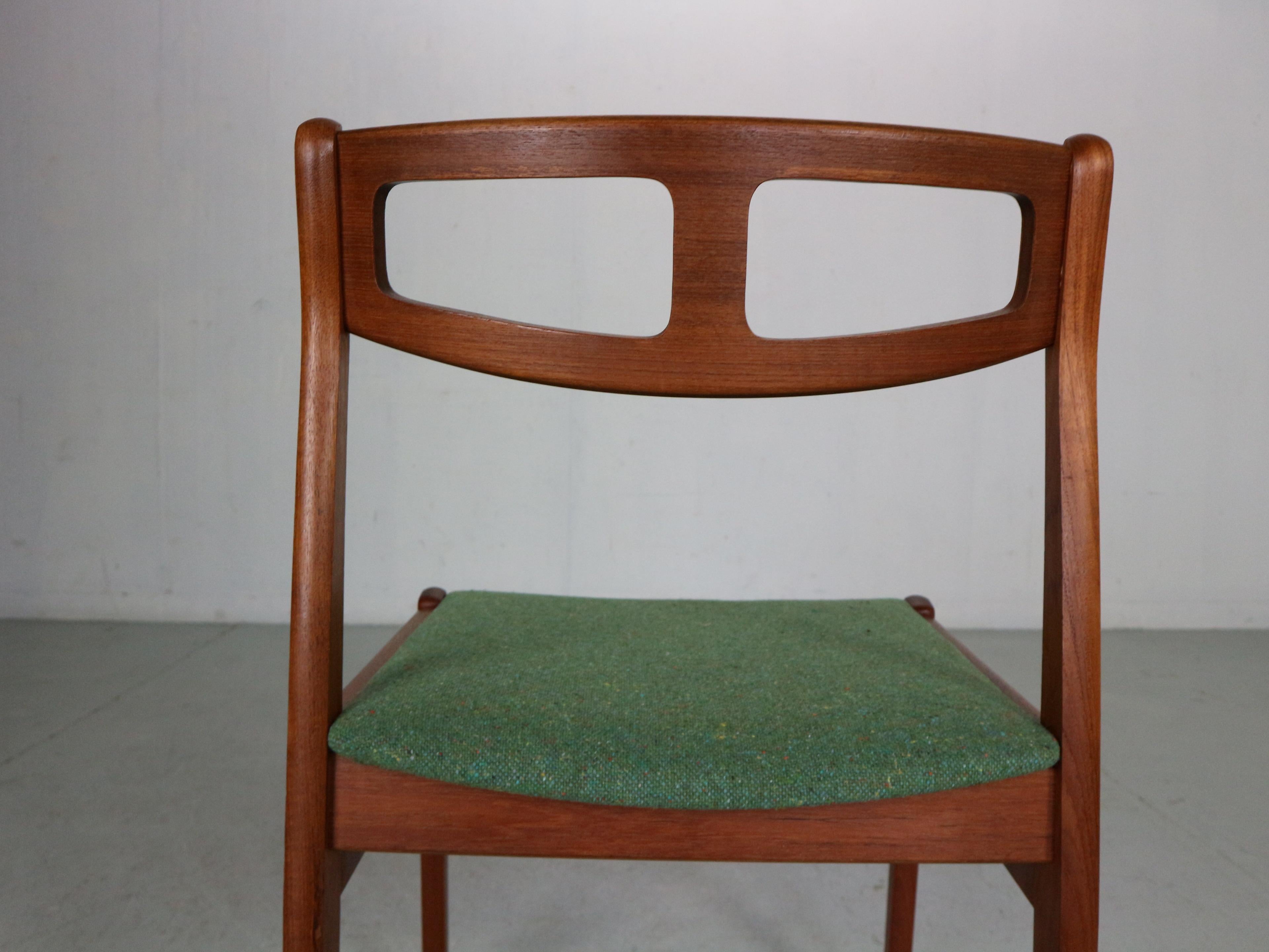 Scandinavian Modern Set of 5 Teak& Green New Upholstery Dinning Room Chairs For Sale 11